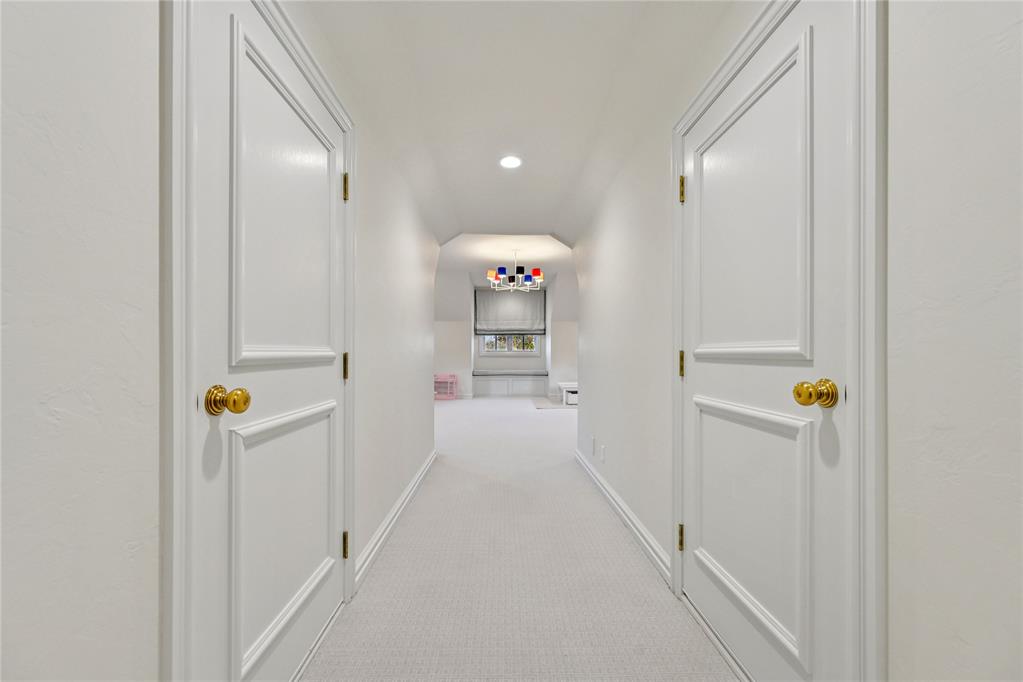 1401 Oak Tree Drive