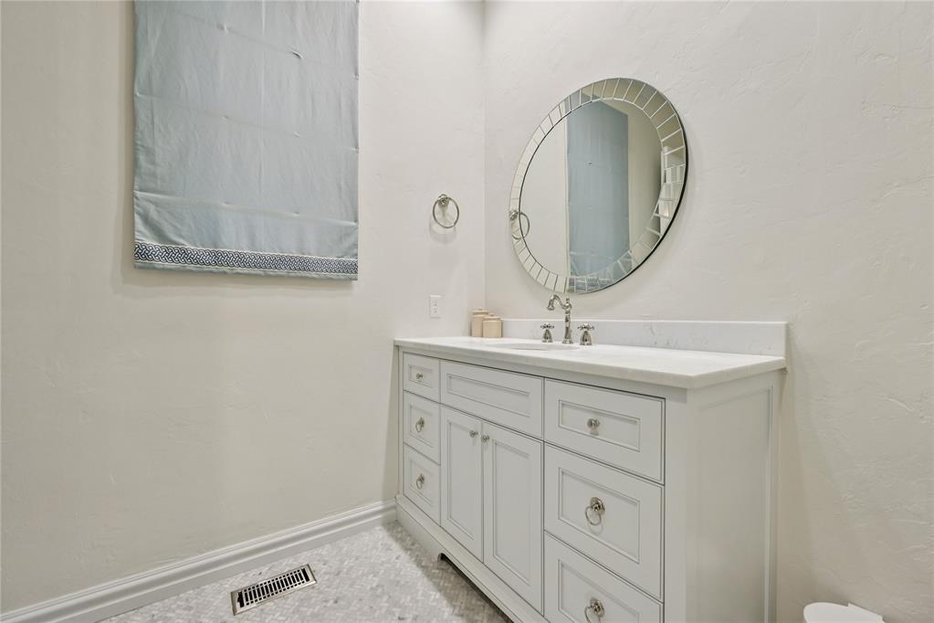 1401 Oak Tree Drive