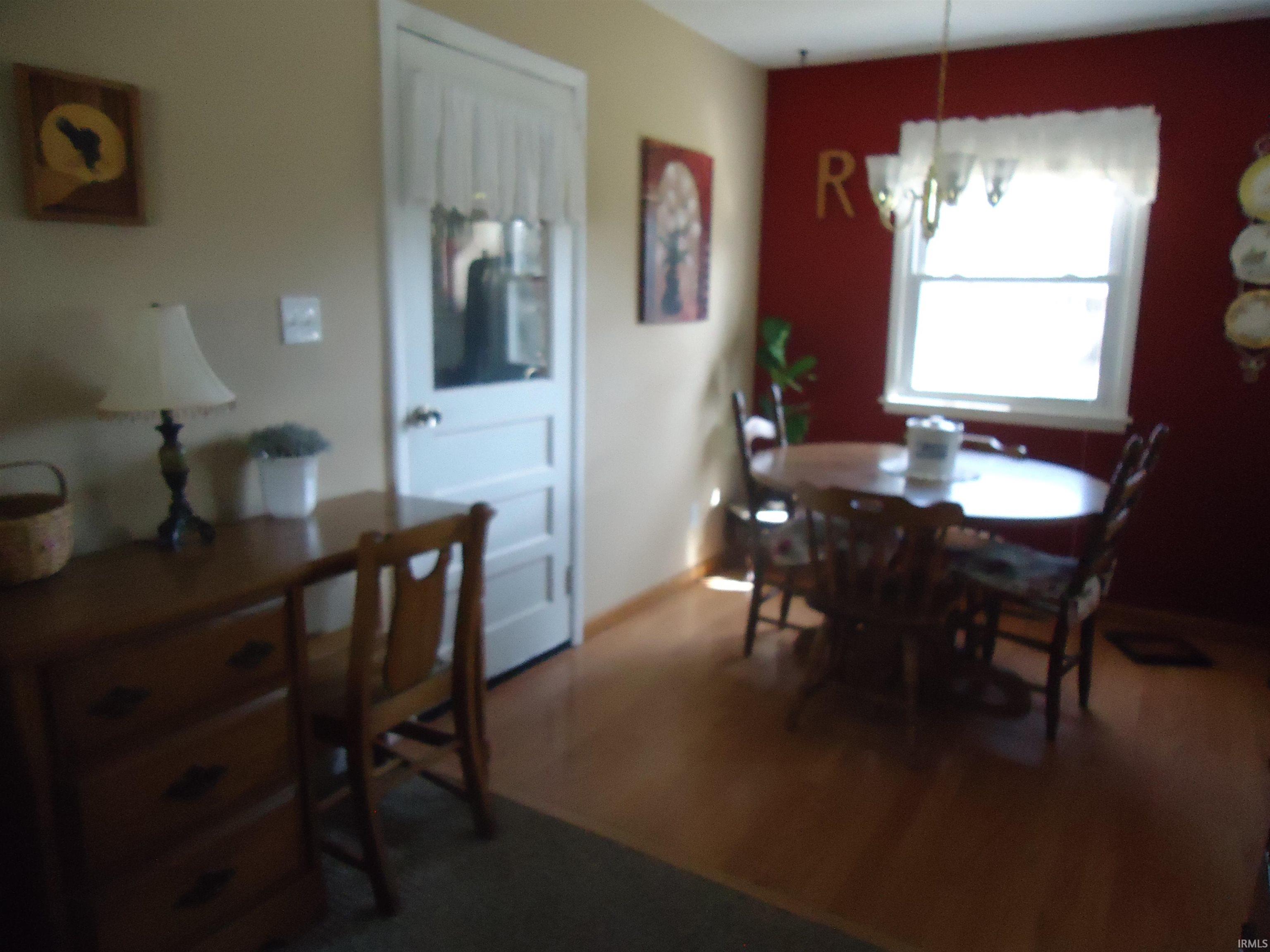 1208 OAK MANOR