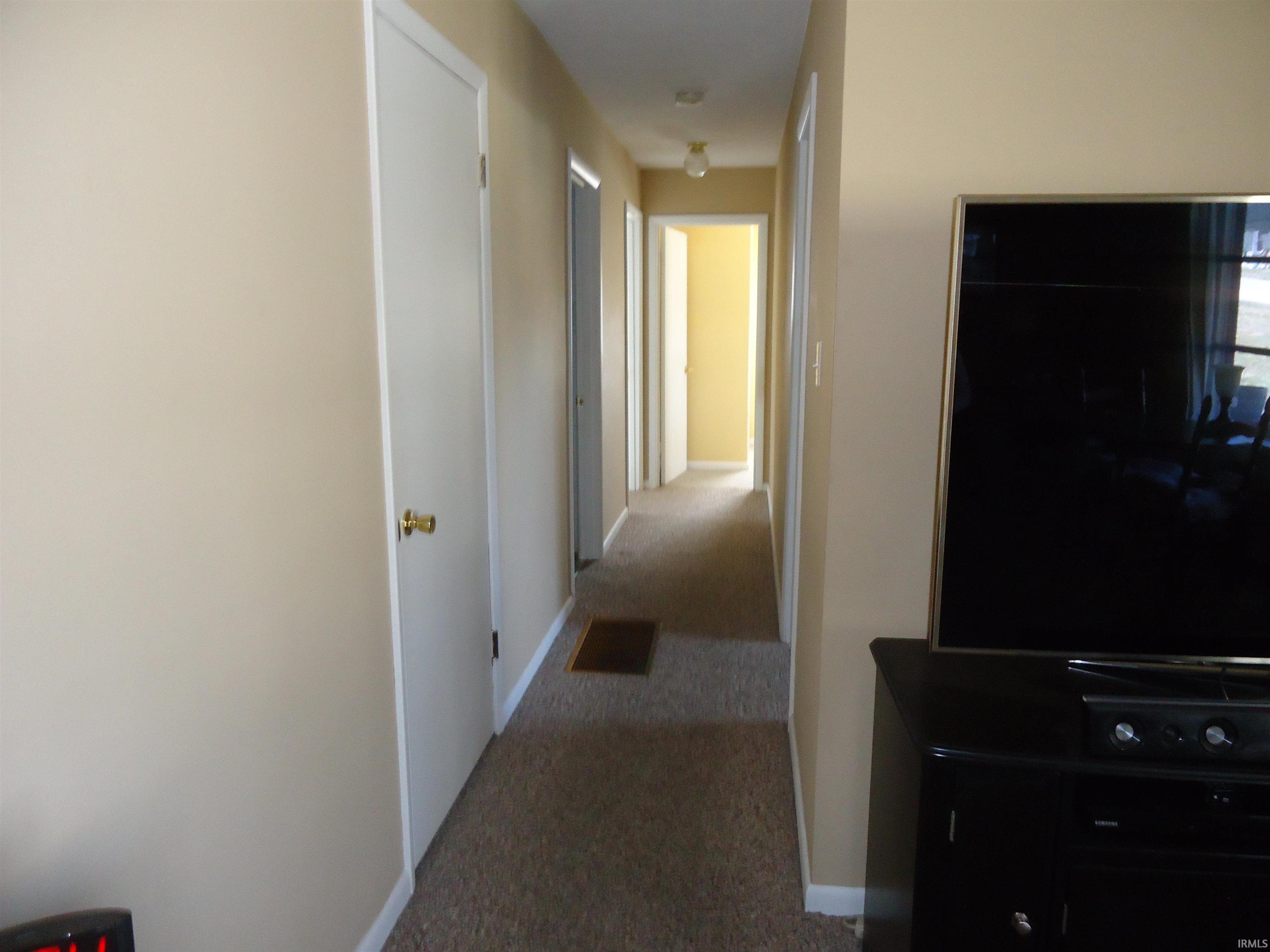 1208 OAK MANOR
