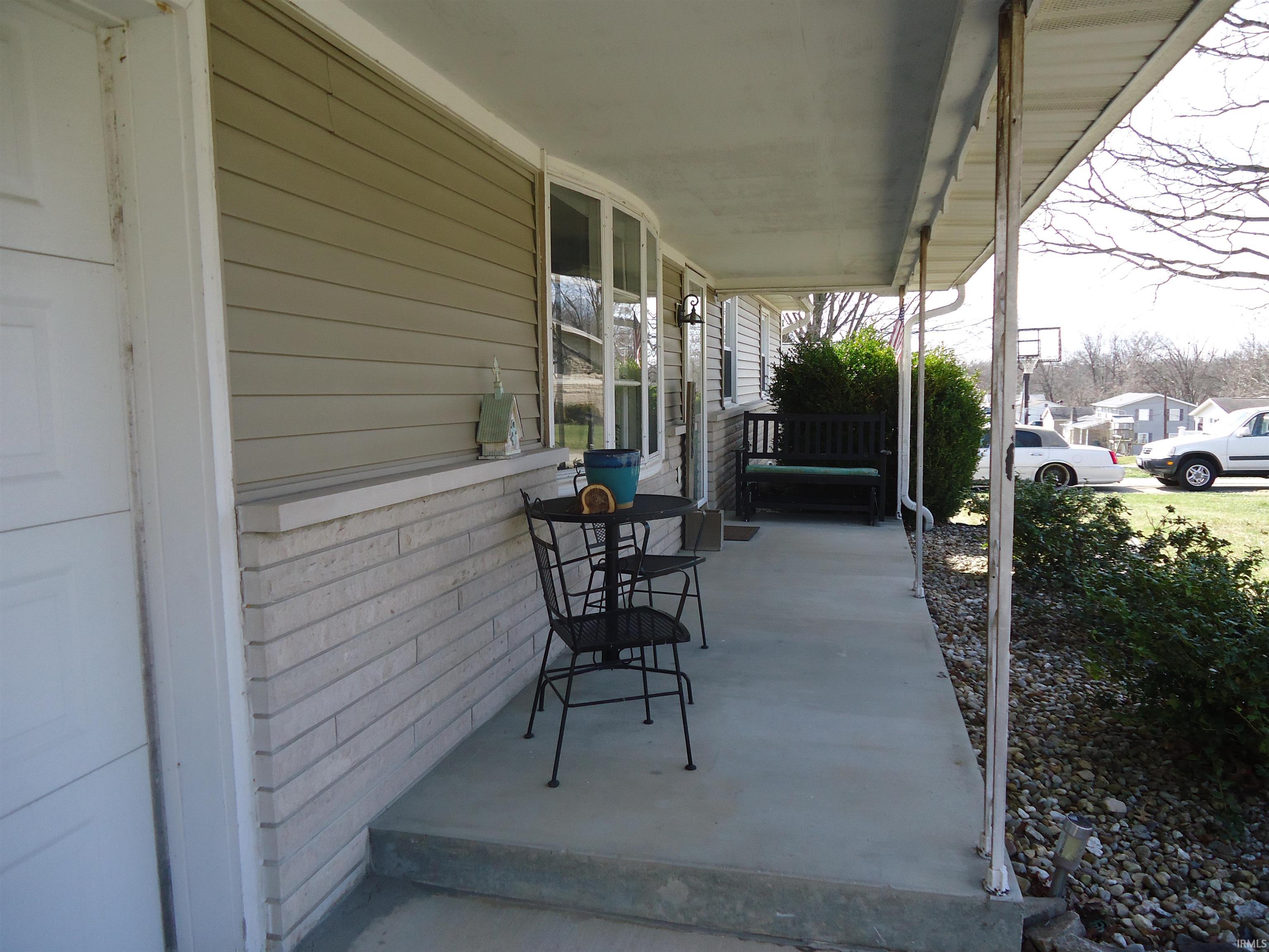1208 OAK MANOR