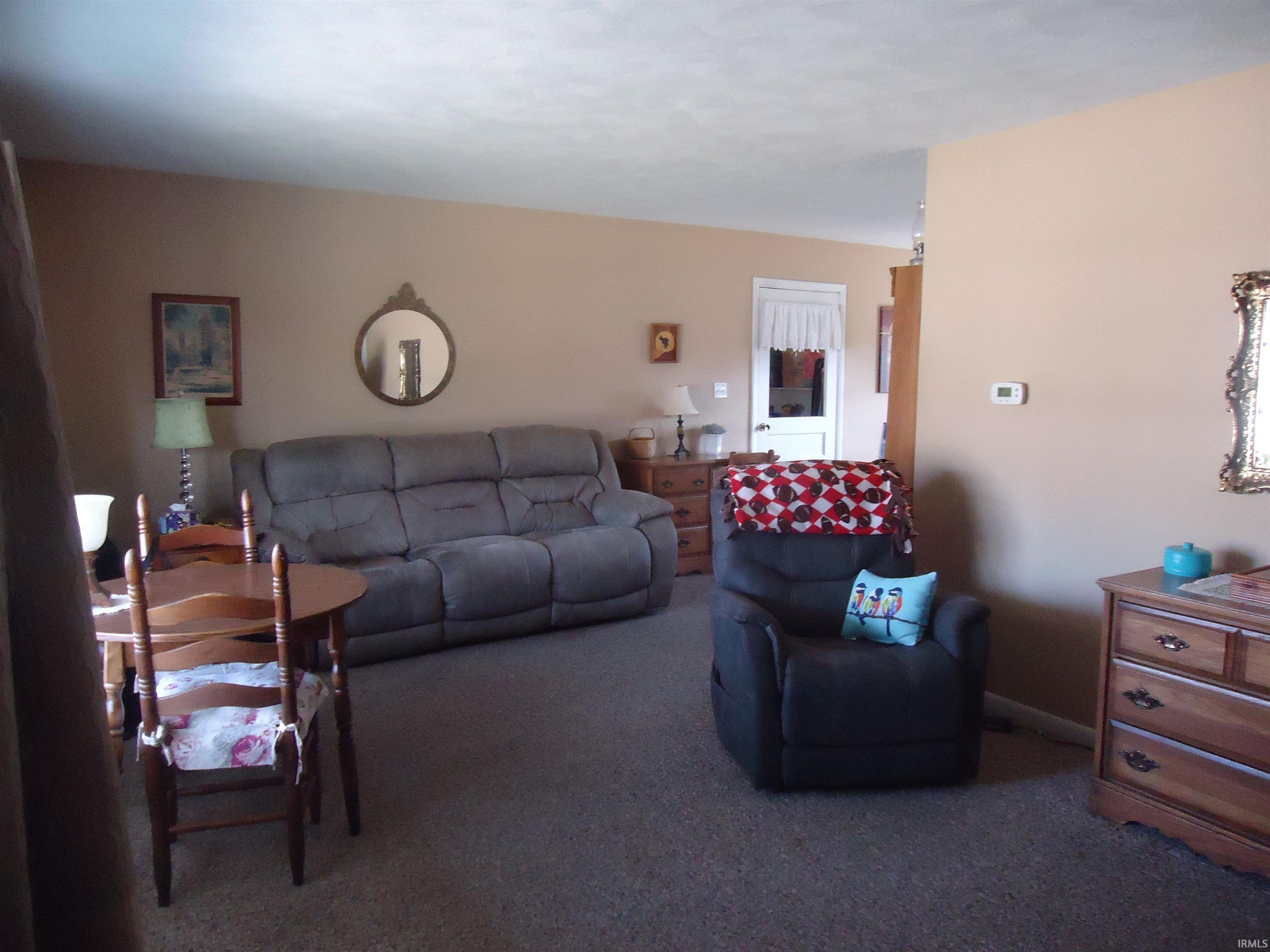 1208 OAK MANOR