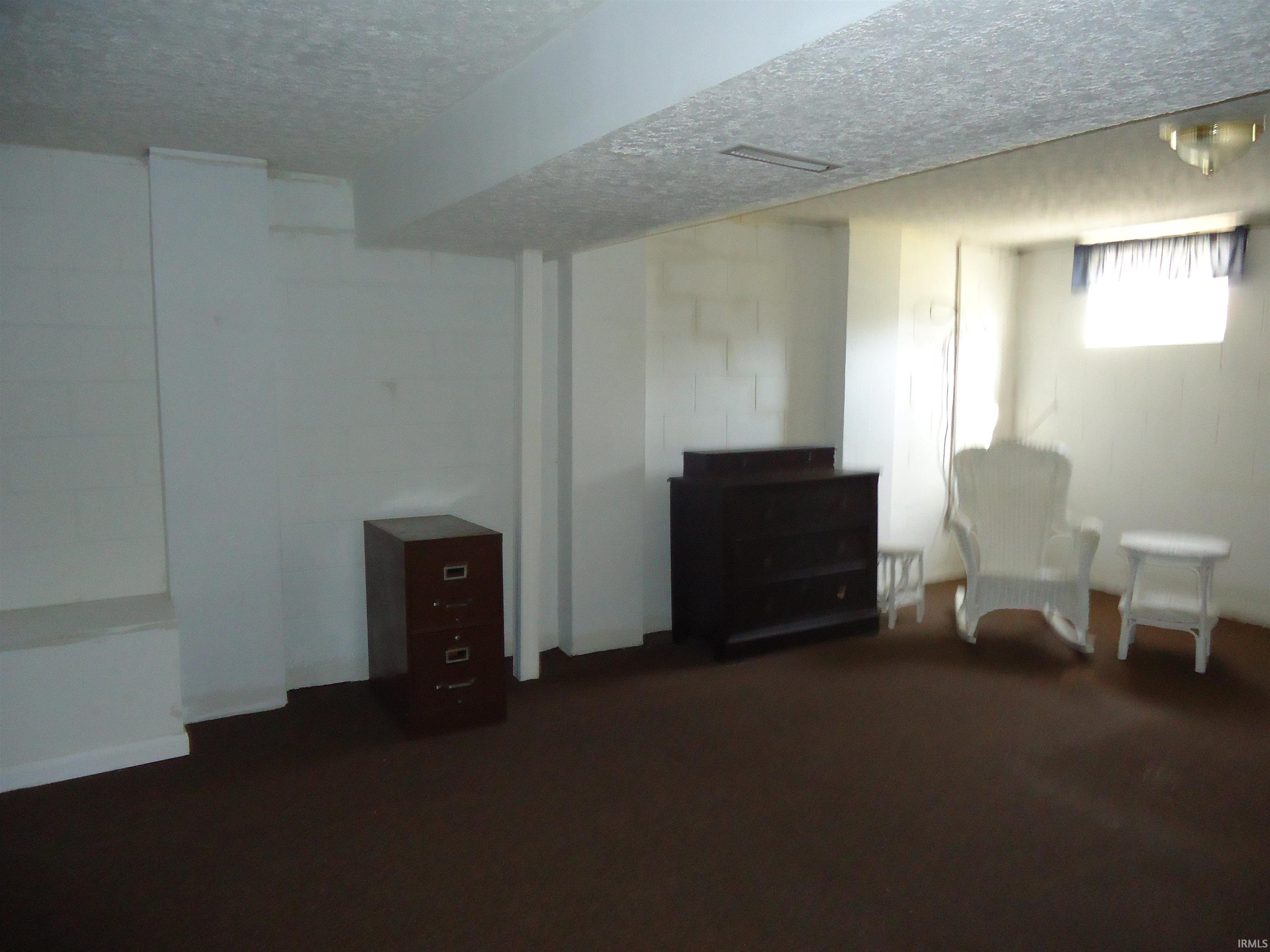 1208 OAK MANOR