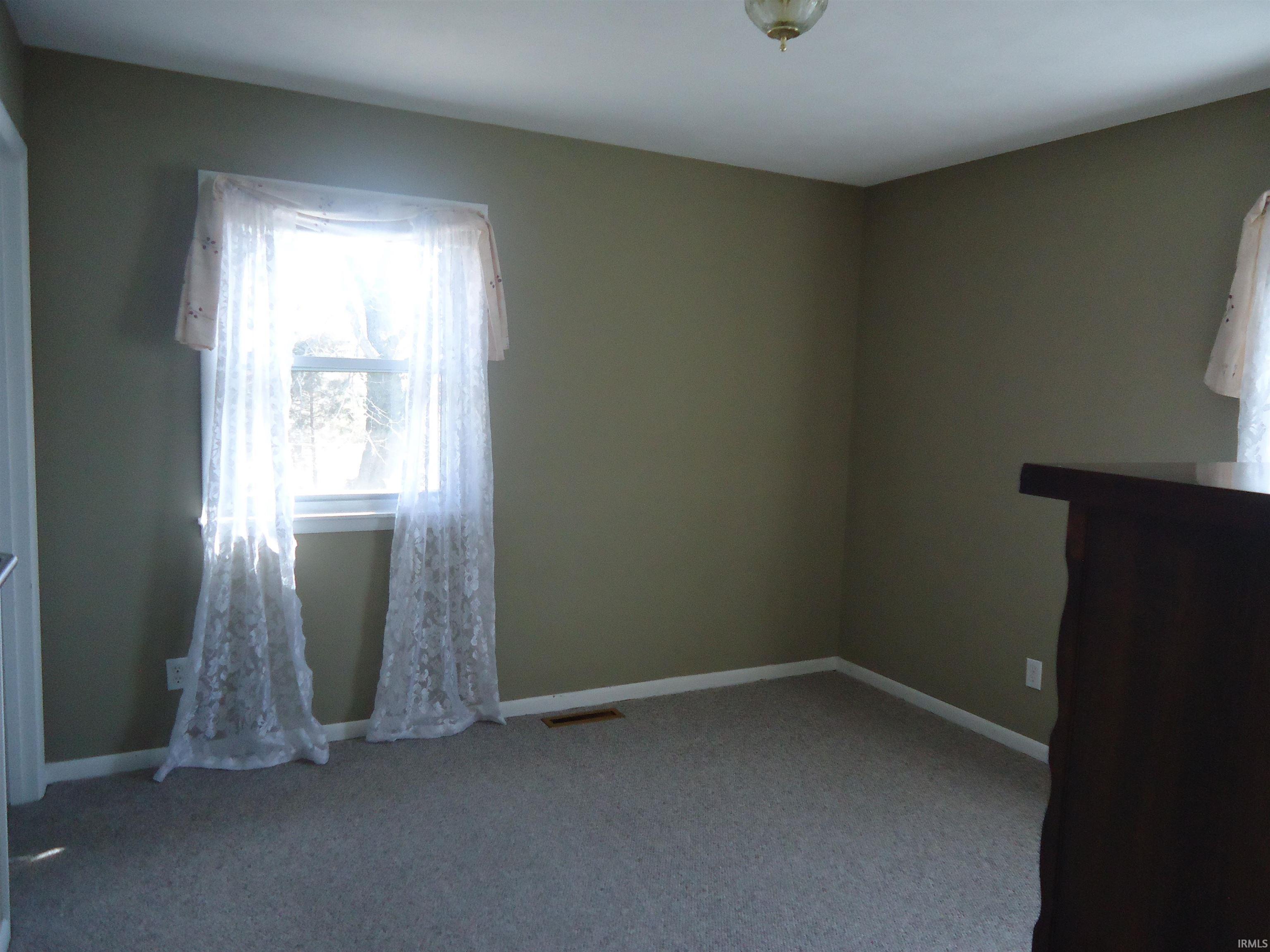 1208 OAK MANOR