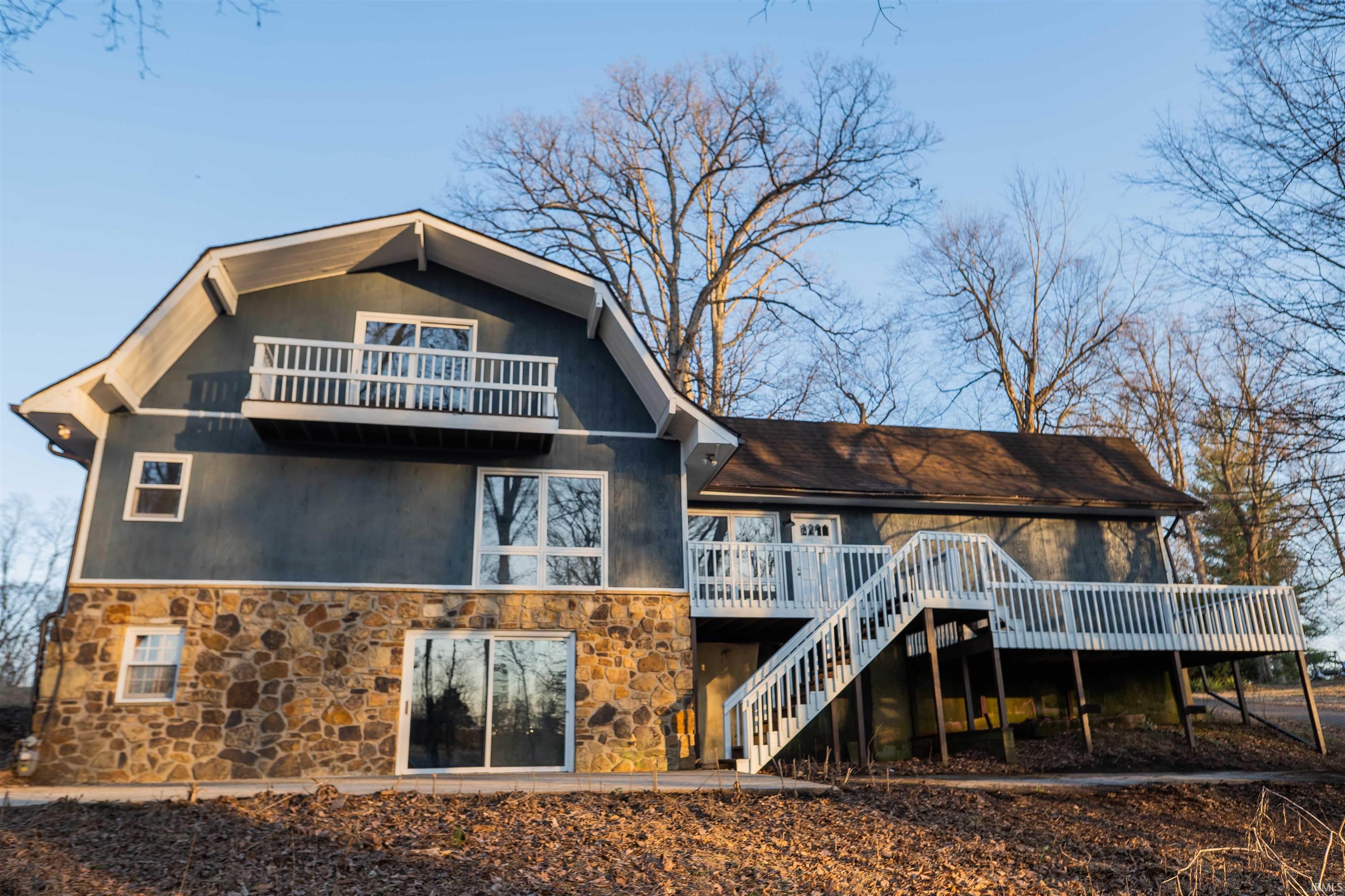 1085 S Martinsburg Road