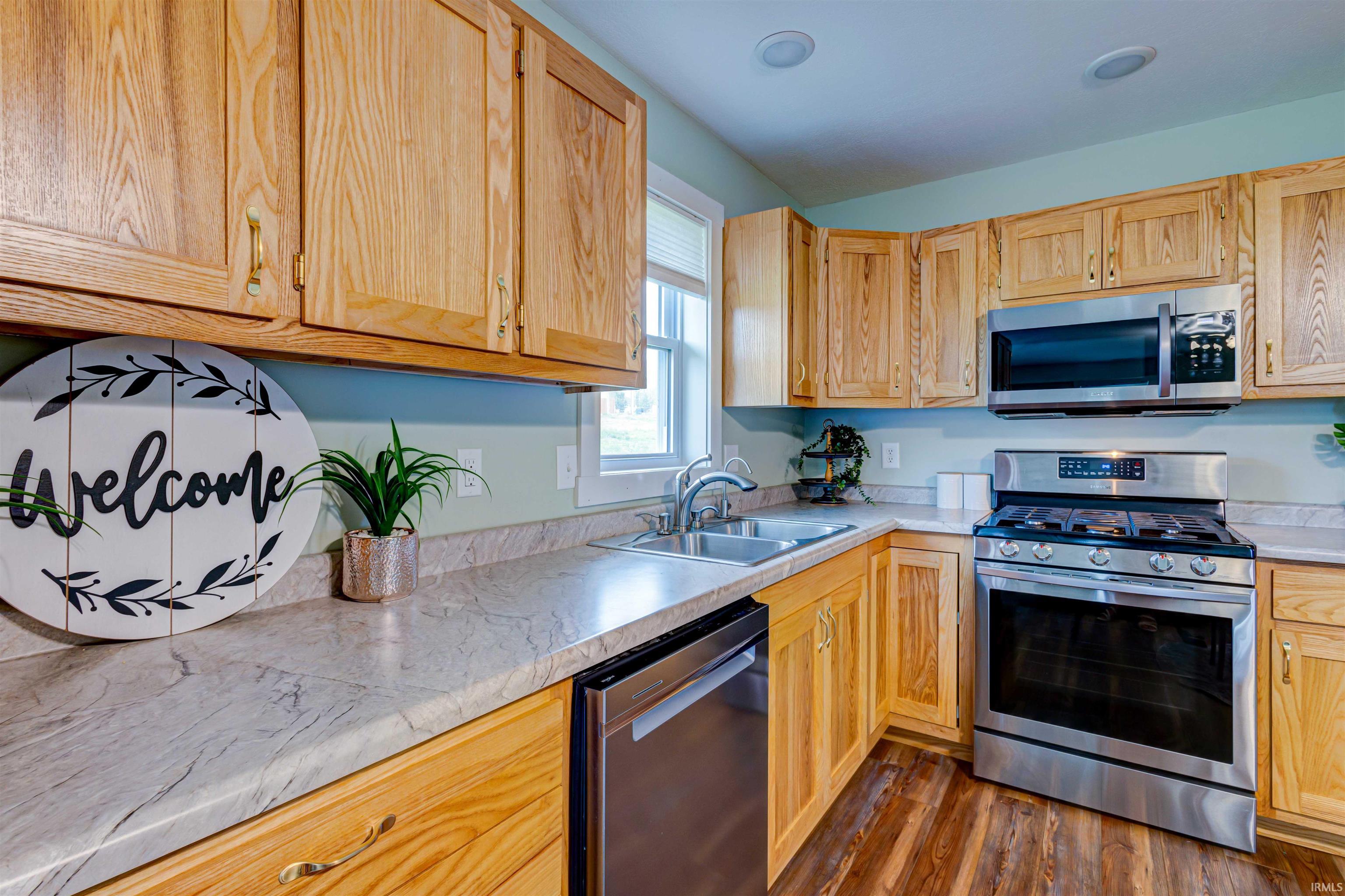 527 S 6th Street