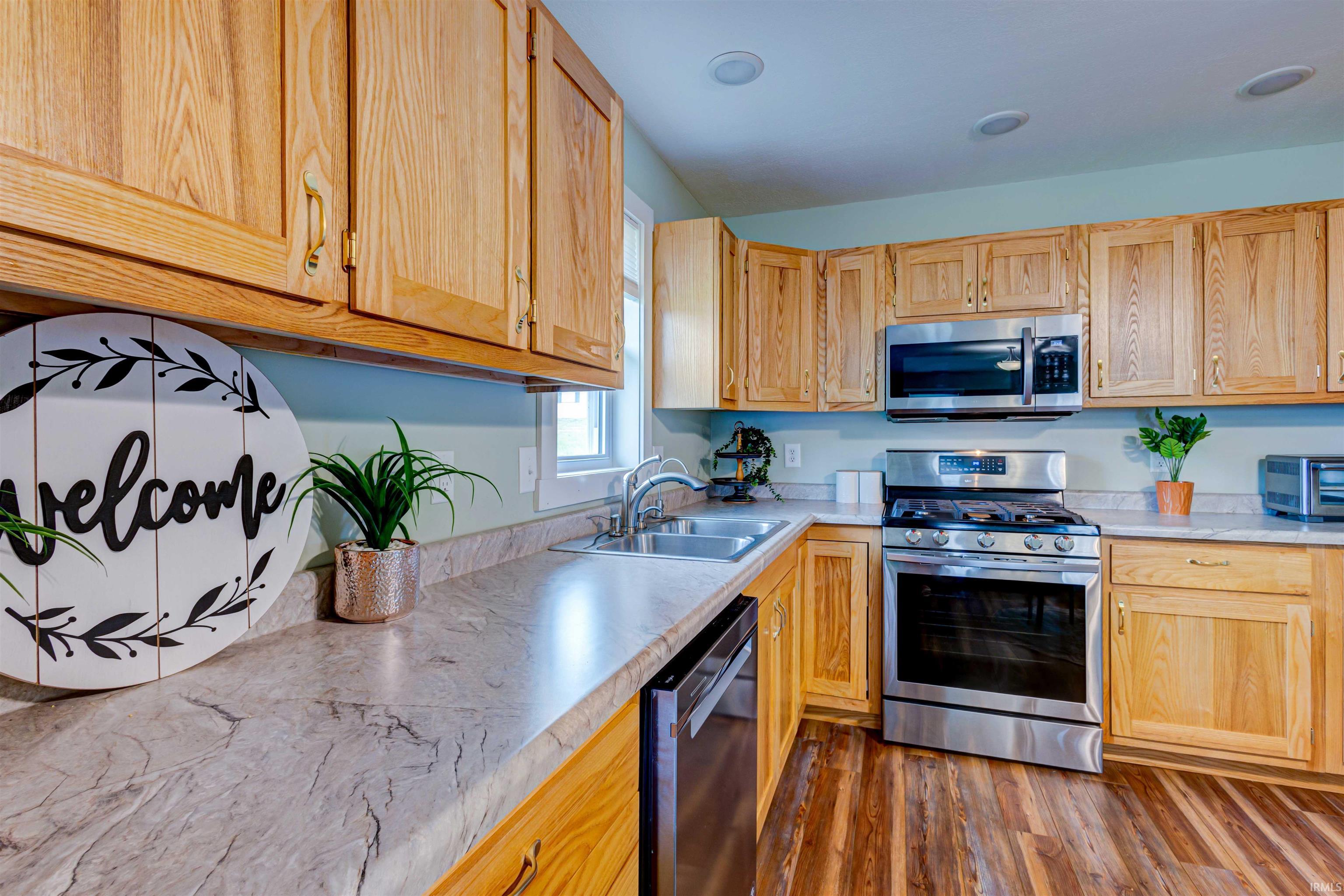 527 S 6th Street