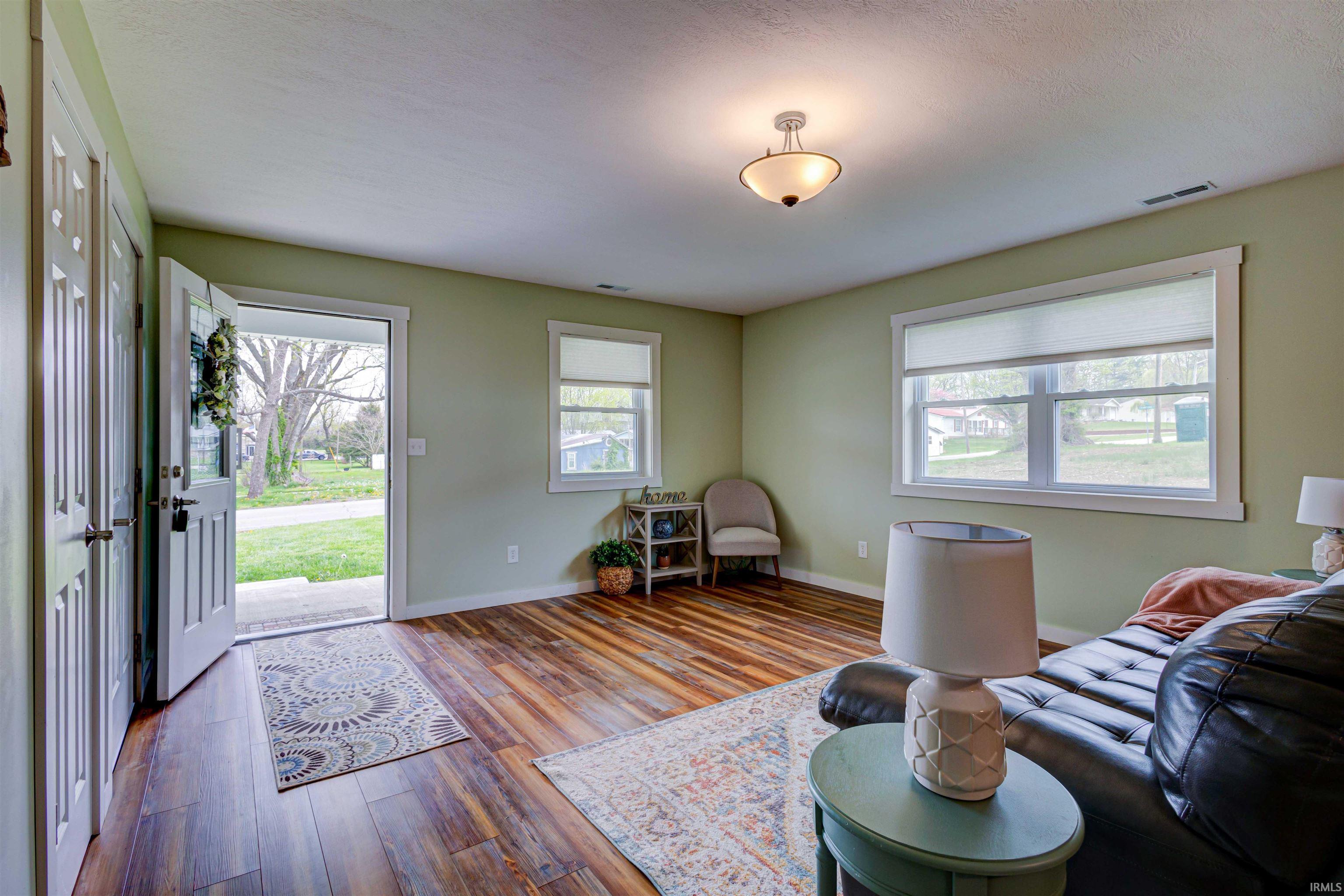 527 S 6th Street