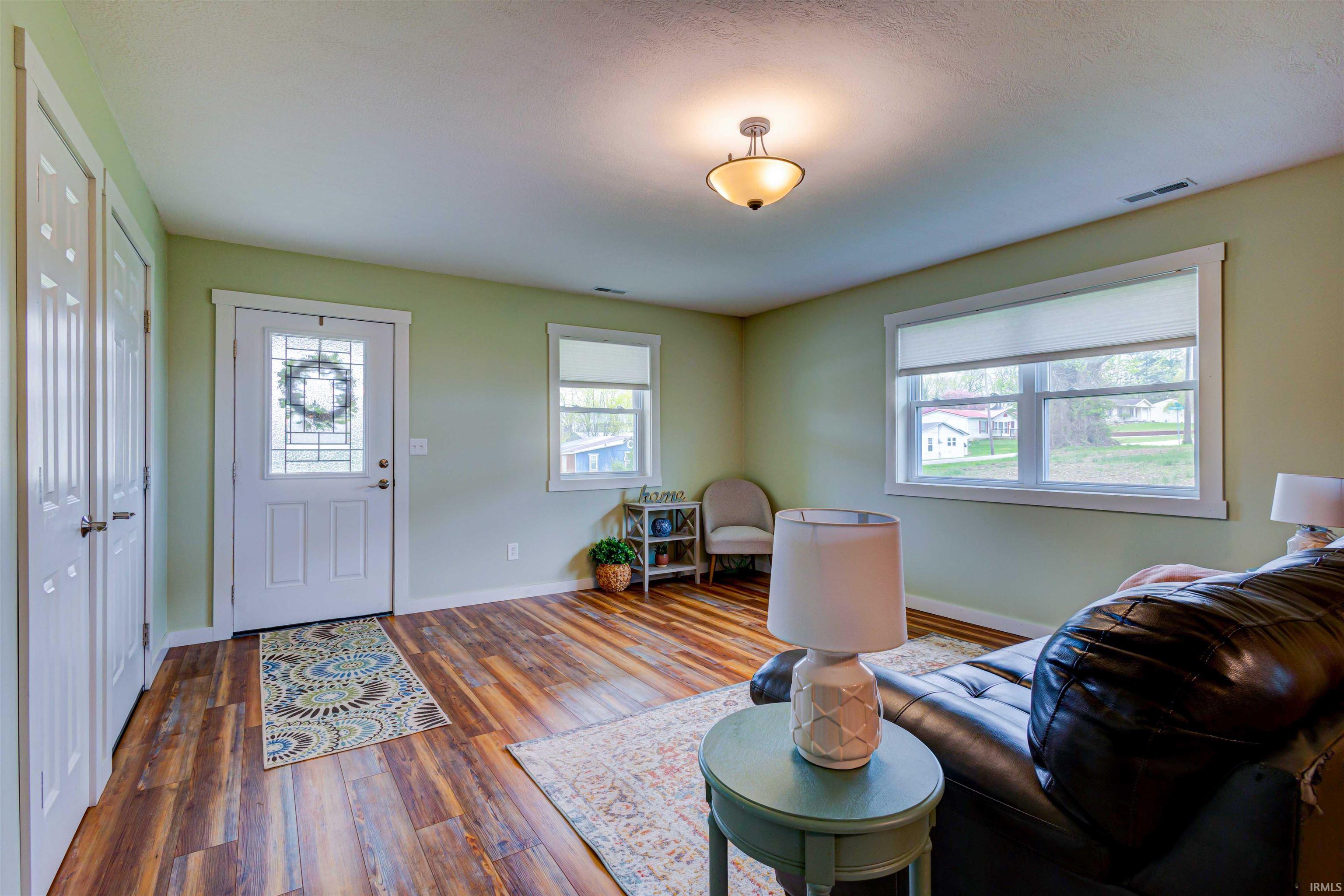 527 S 6th Street