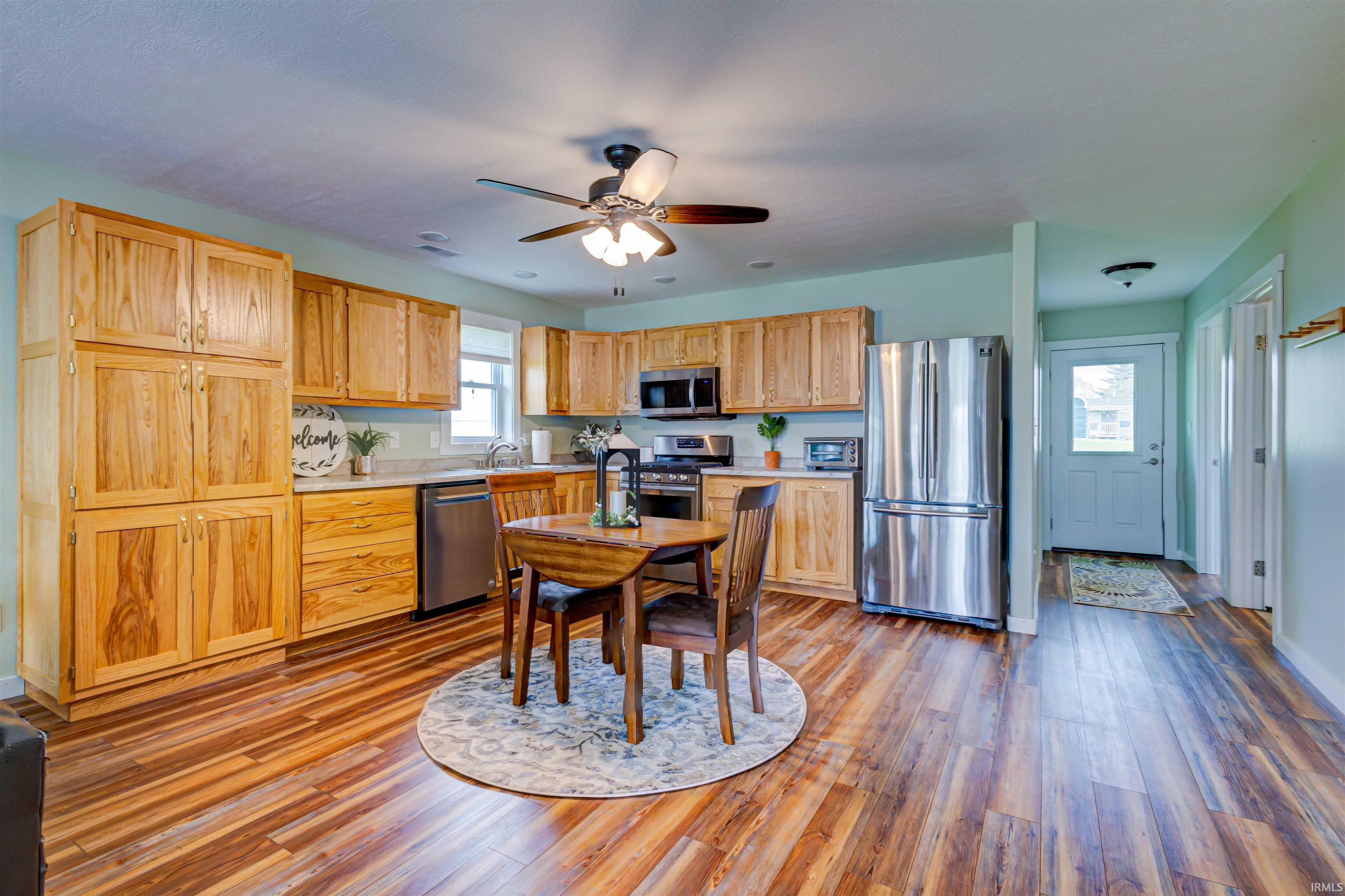 527 S 6th Street
