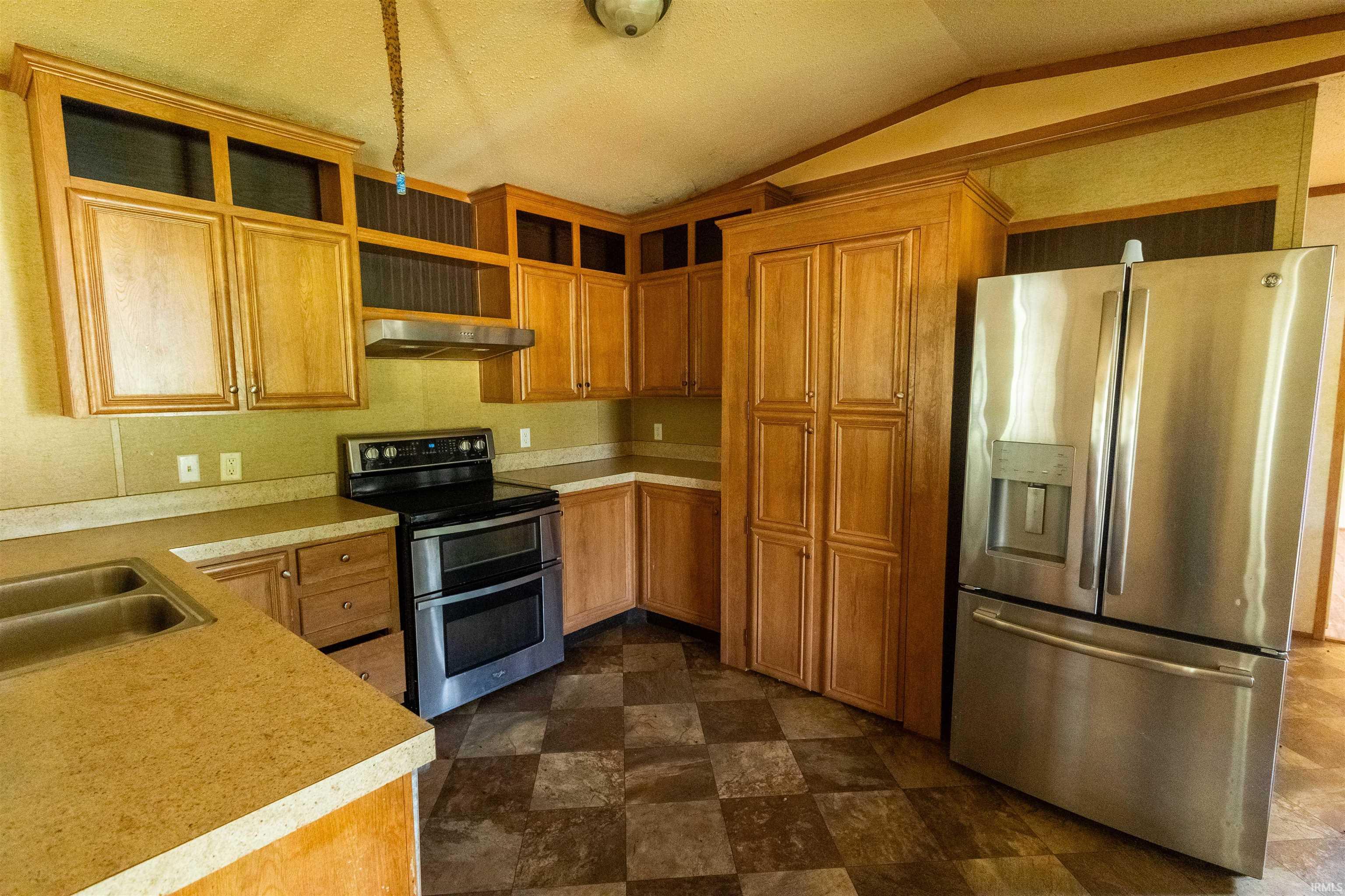 1690 N Co Rd 325 E