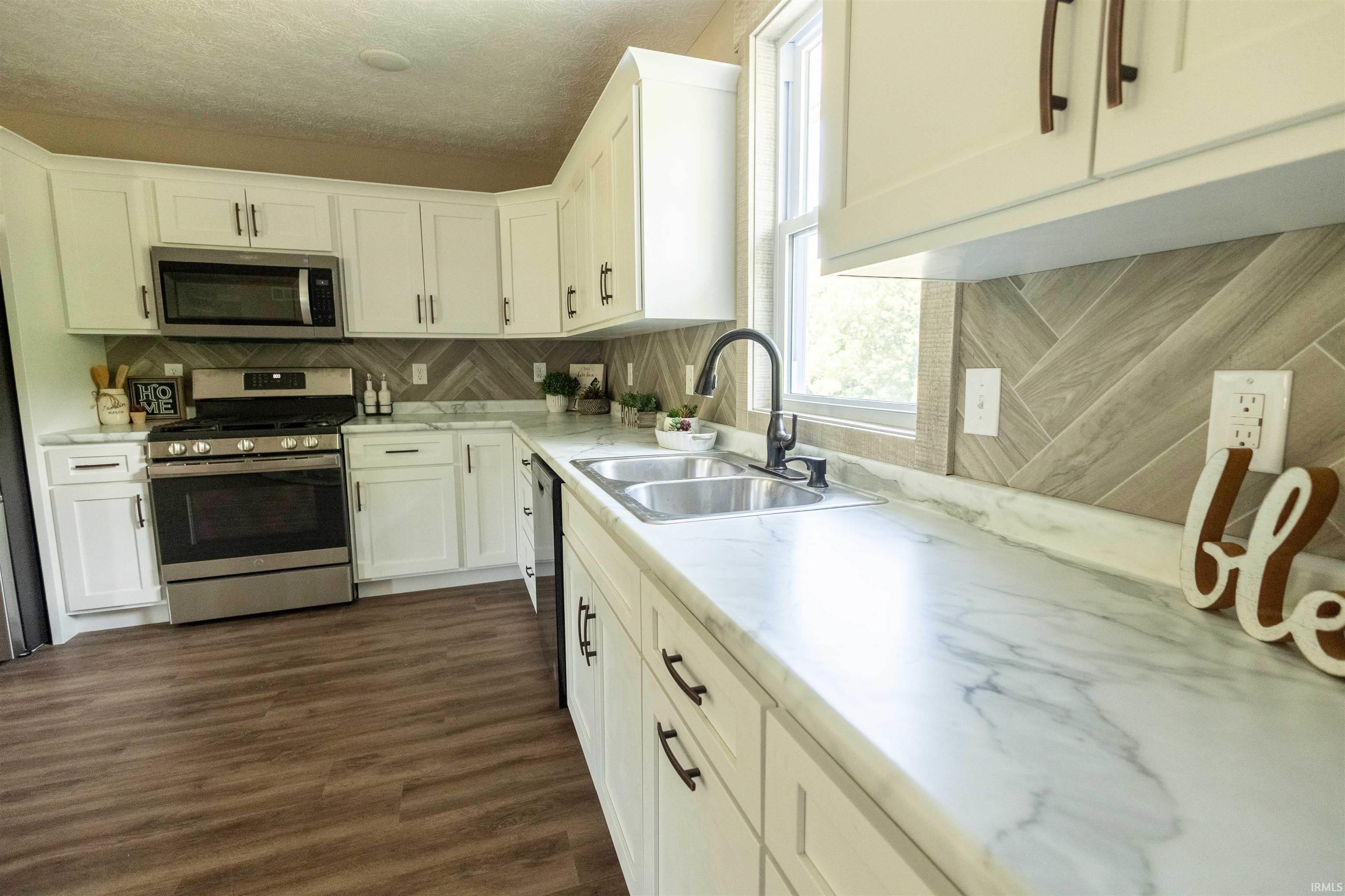3243 E St Rd 54