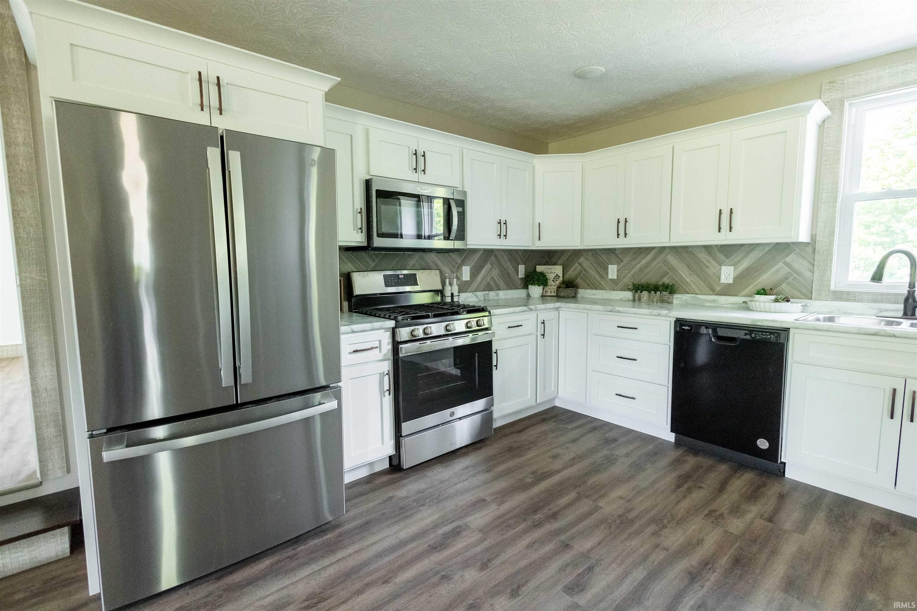 3243 E St Rd 54