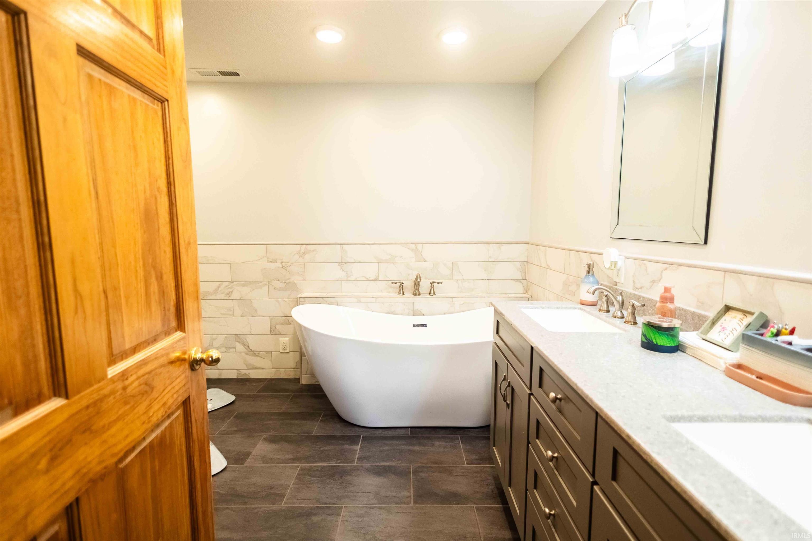 3063 N Co Rd 100 W