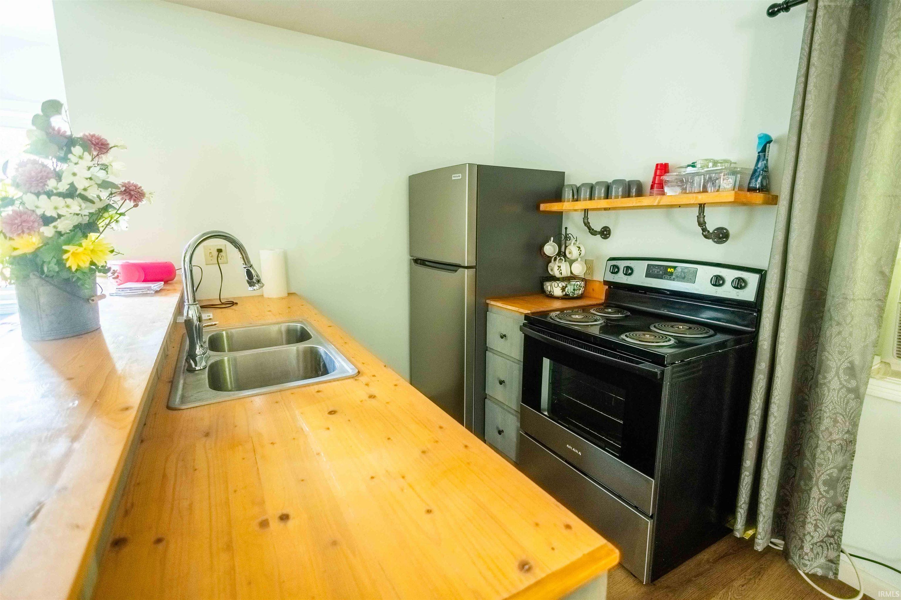 3063 N Co Rd 100 W