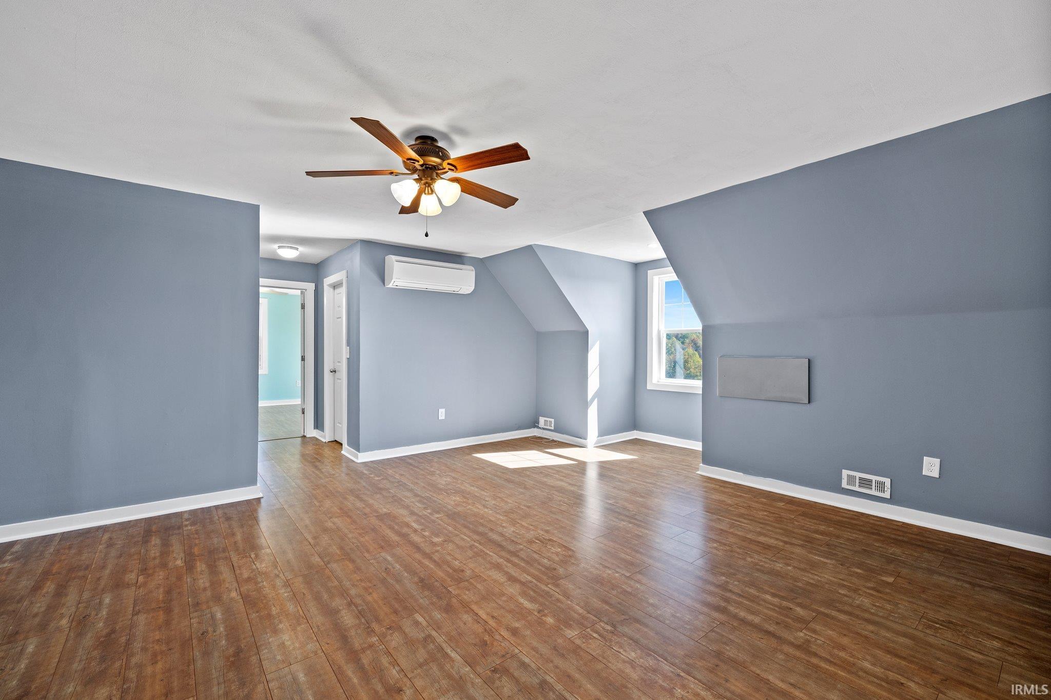 8866 E Oak Hill Drive