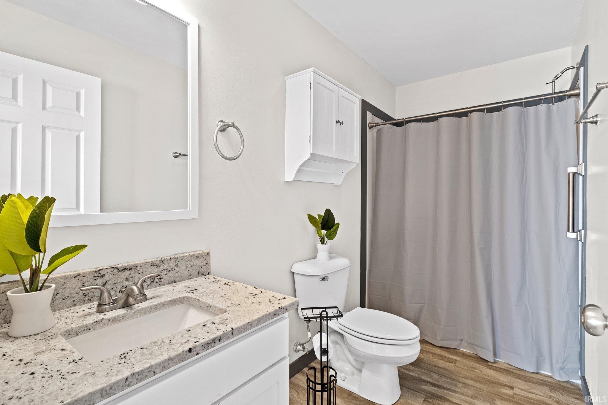 8866 E Oak Hill Drive
