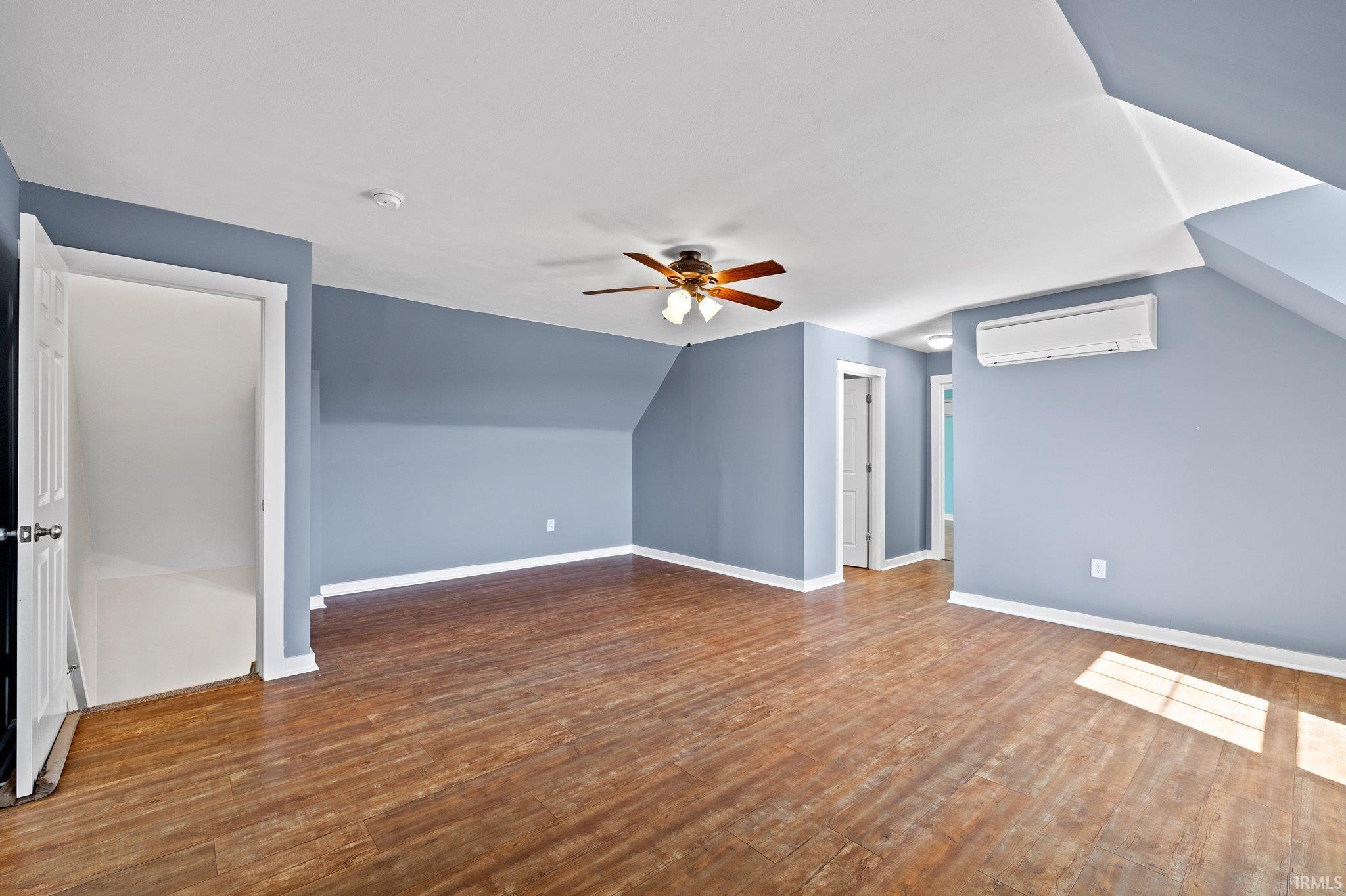 8866 E Oak Hill Drive