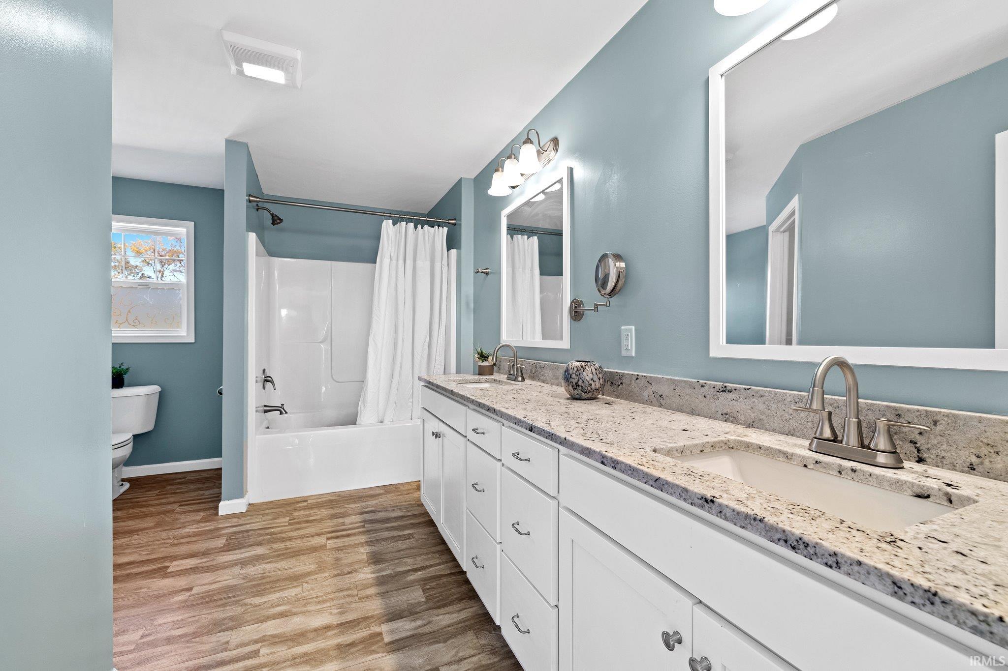8866 E Oak Hill Drive