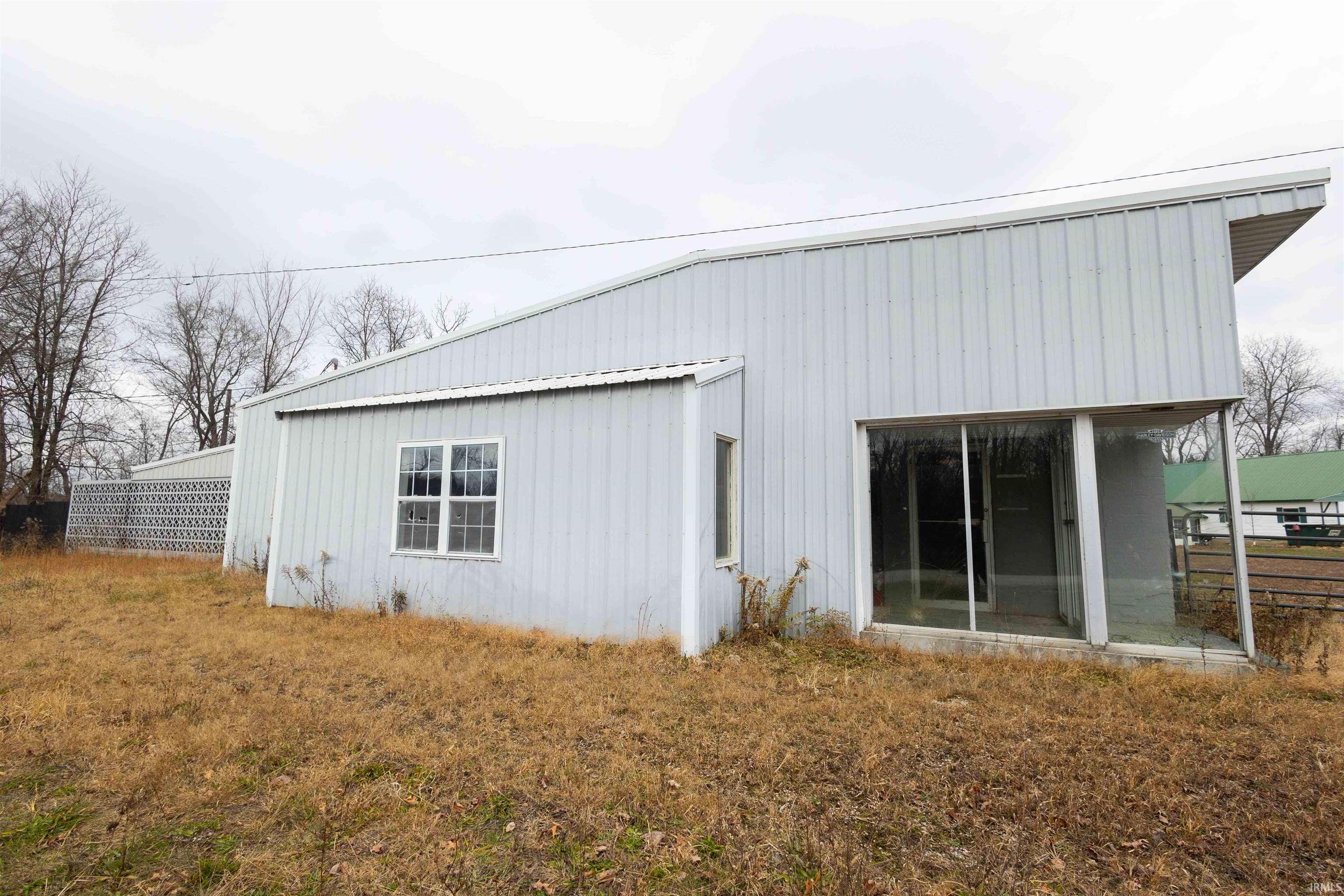 5614 E US Highway 150