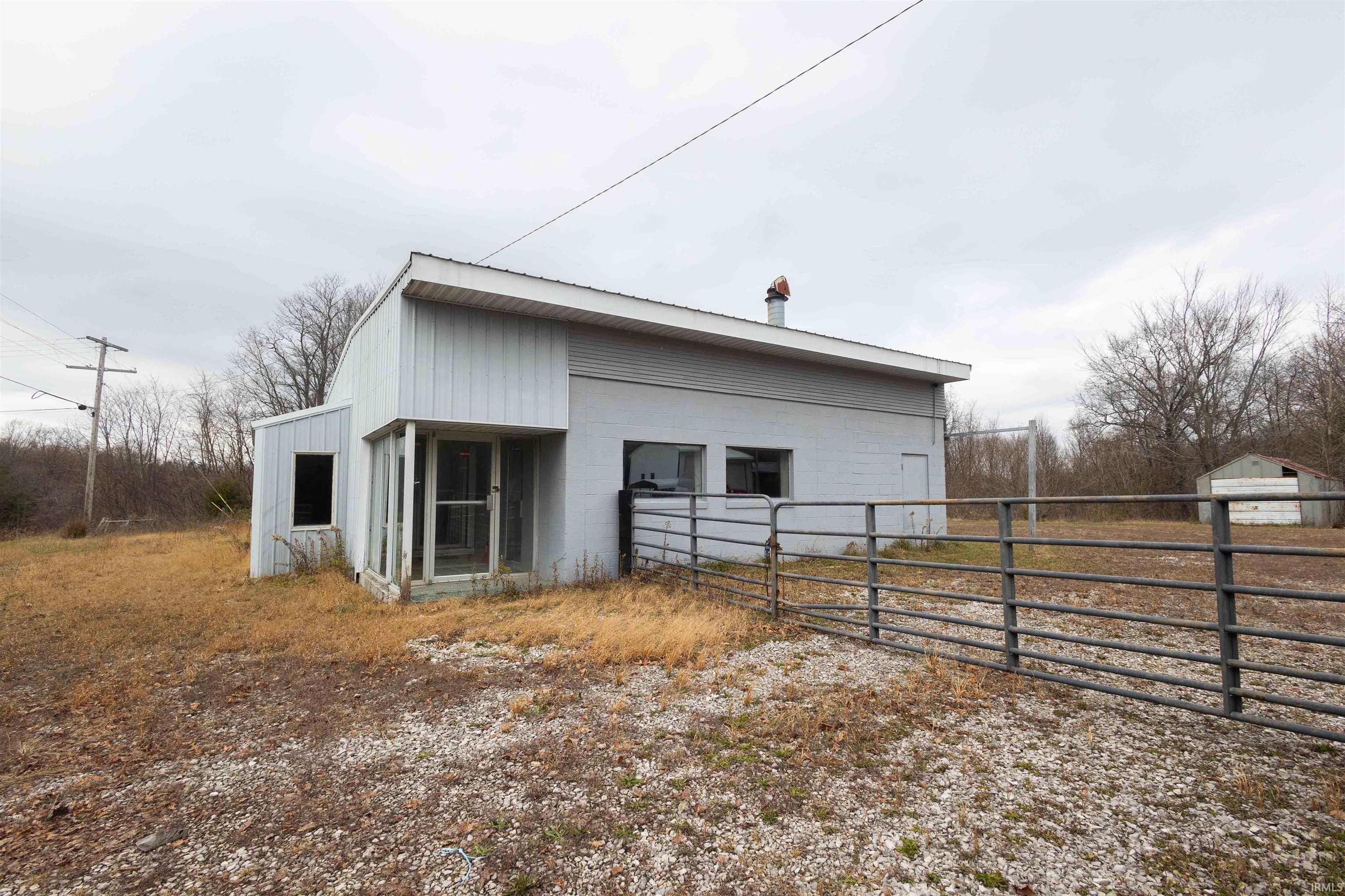 5614 E US Highway 150