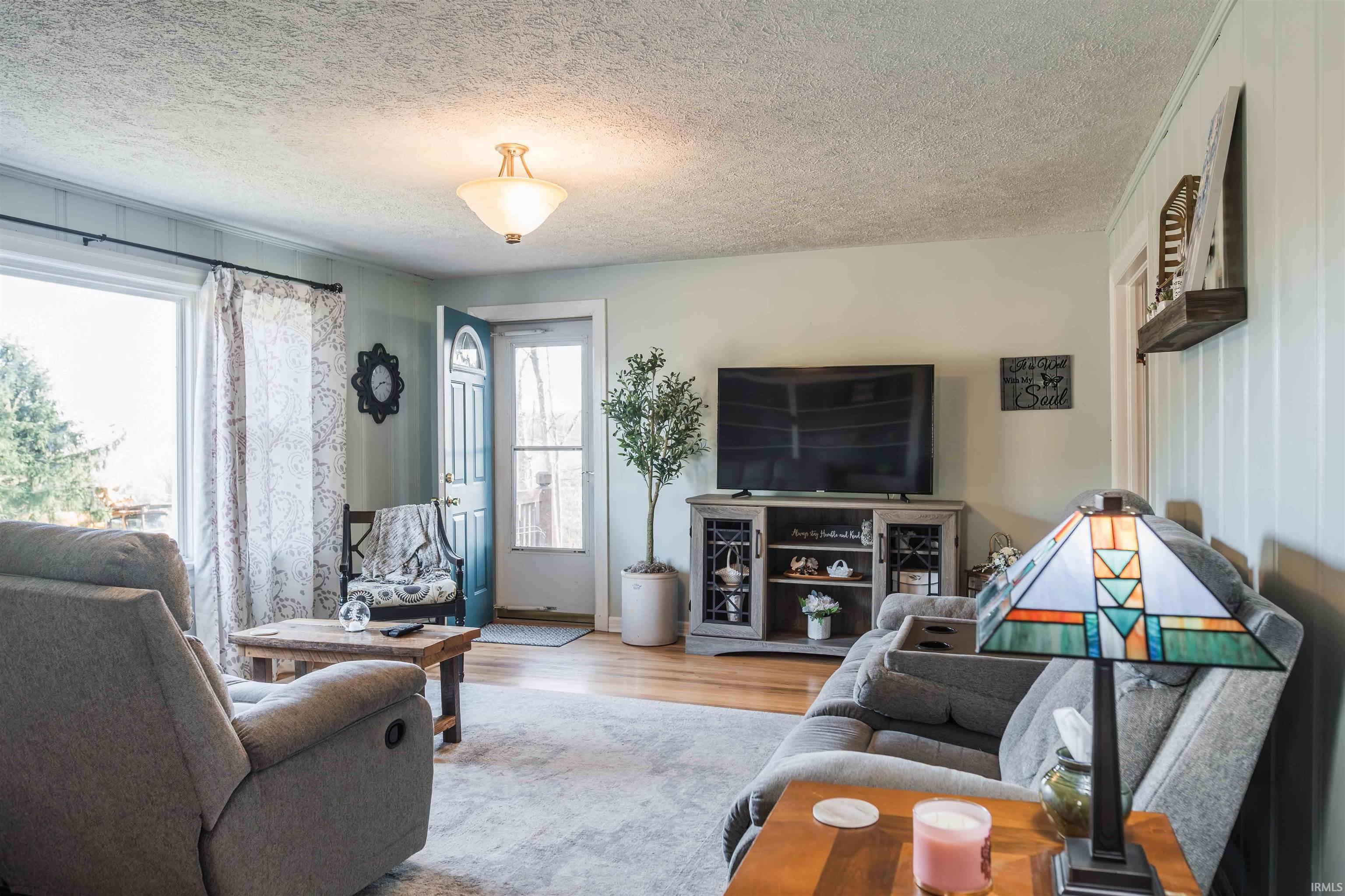 807 E Hwy 50