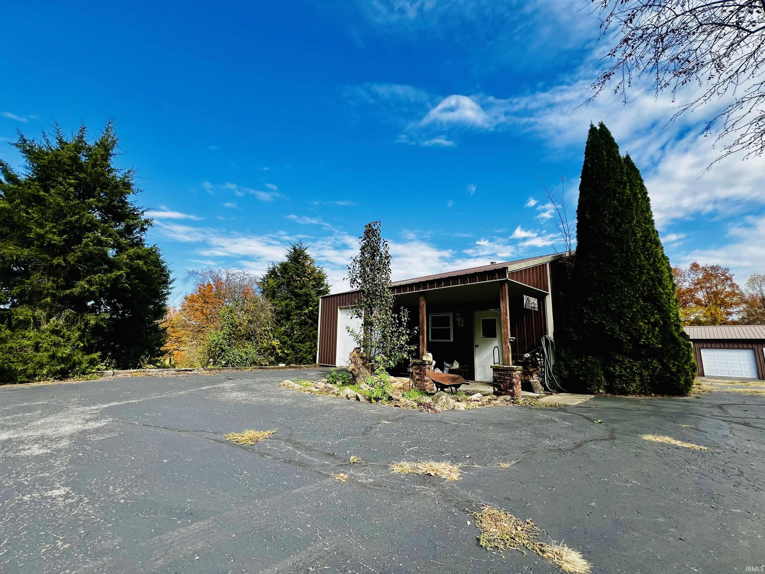 1600 Old Farm Road