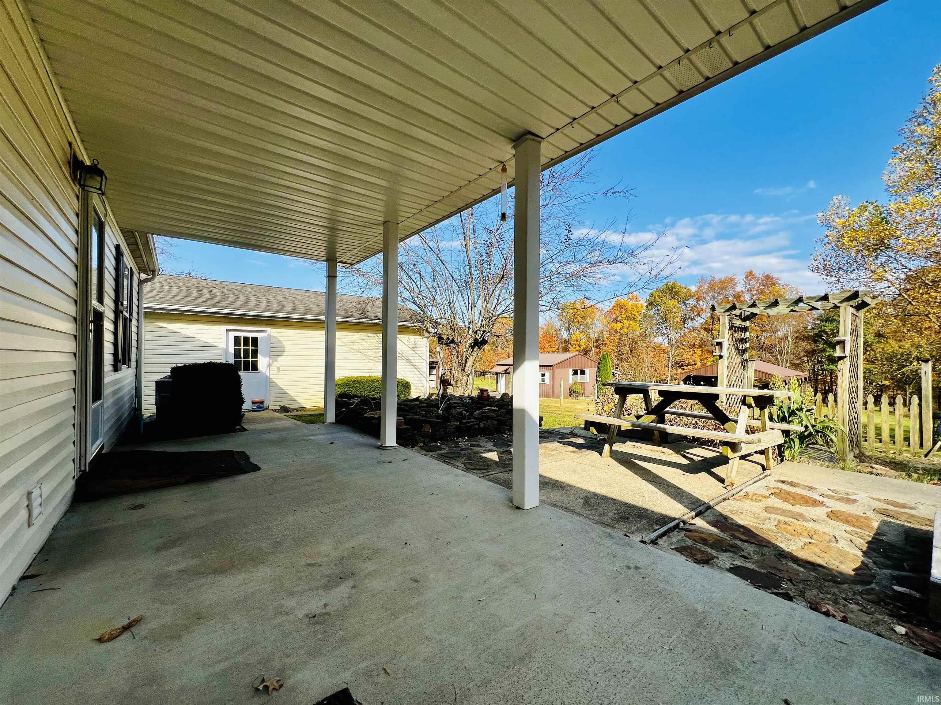1600 Old Farm Road