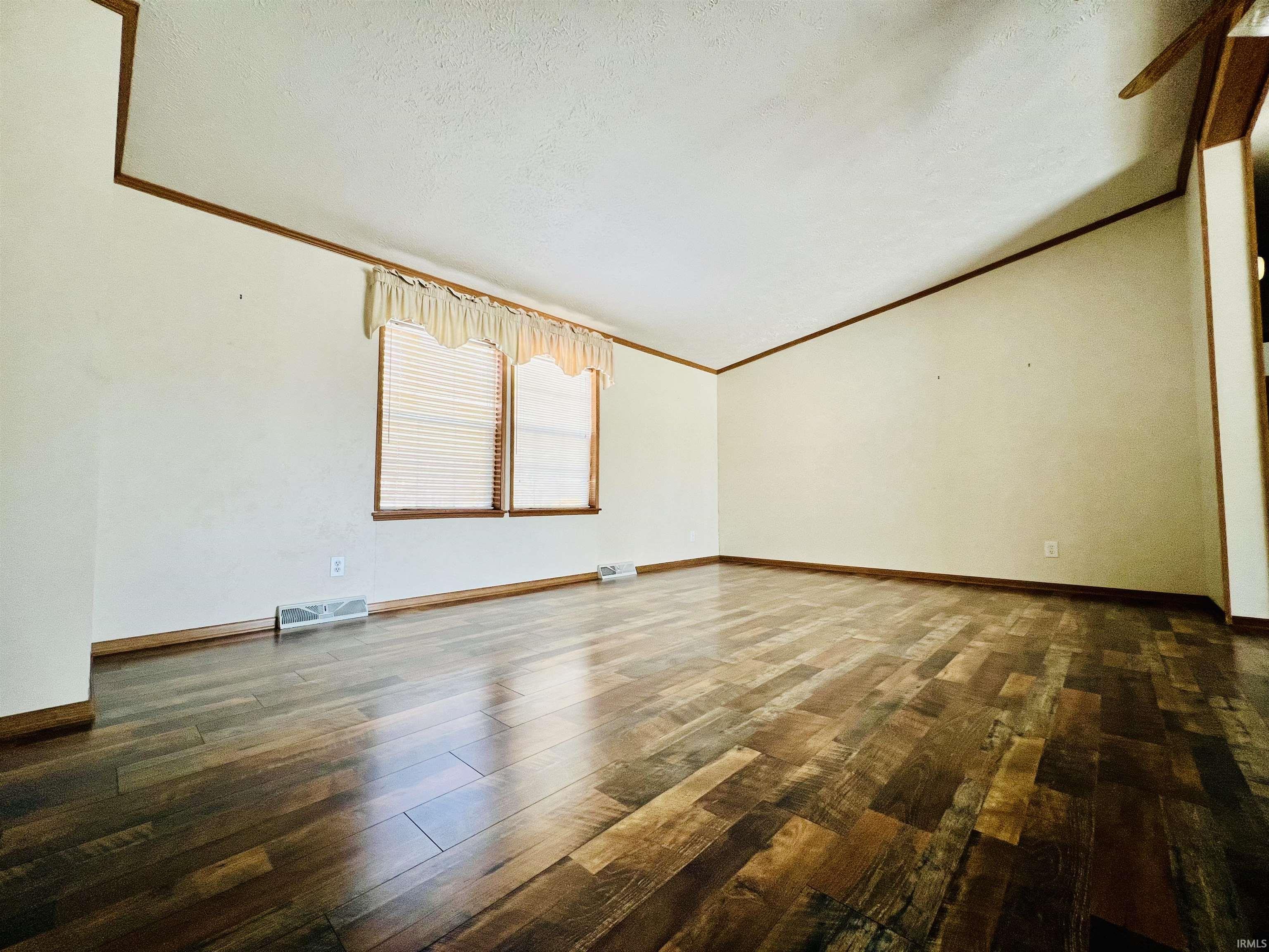 1600 Old Farm Road