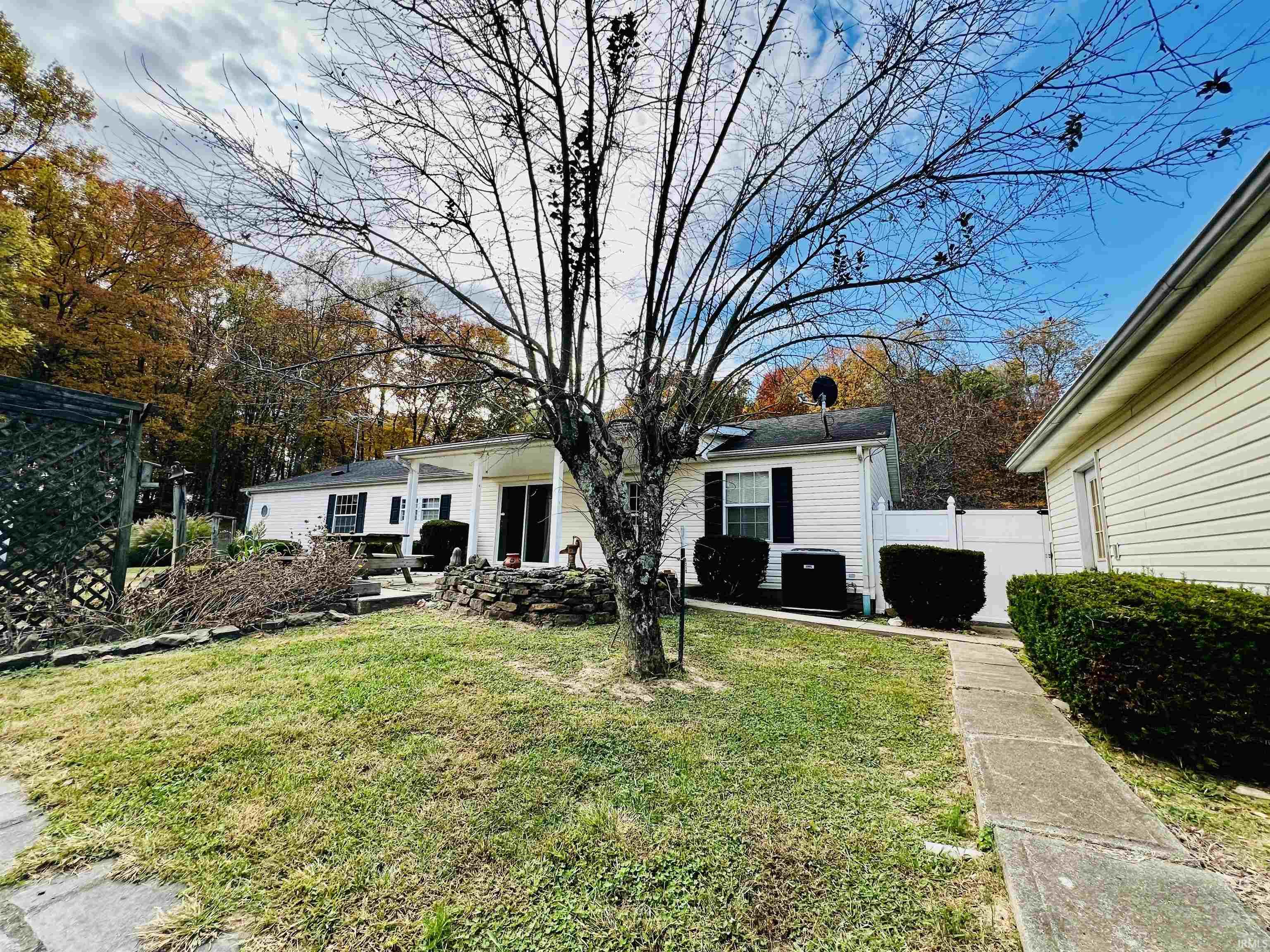 1600 Old Farm Road