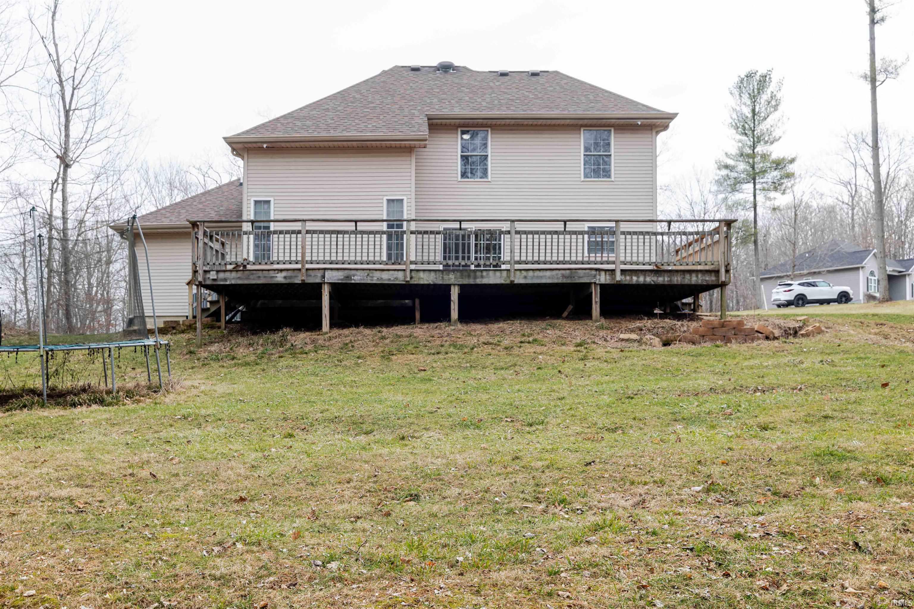 126 White's Pointe