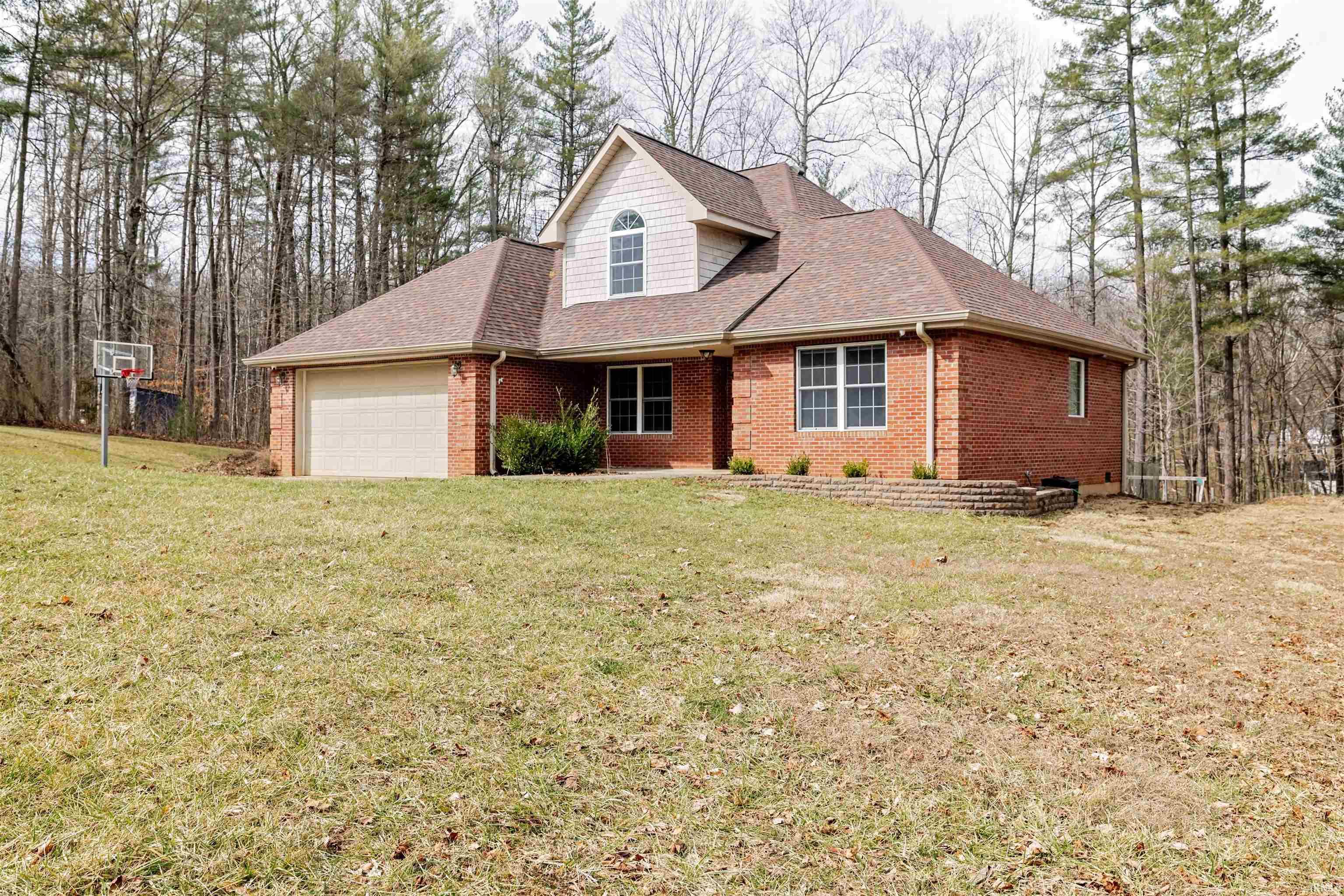 126 White's Pointe