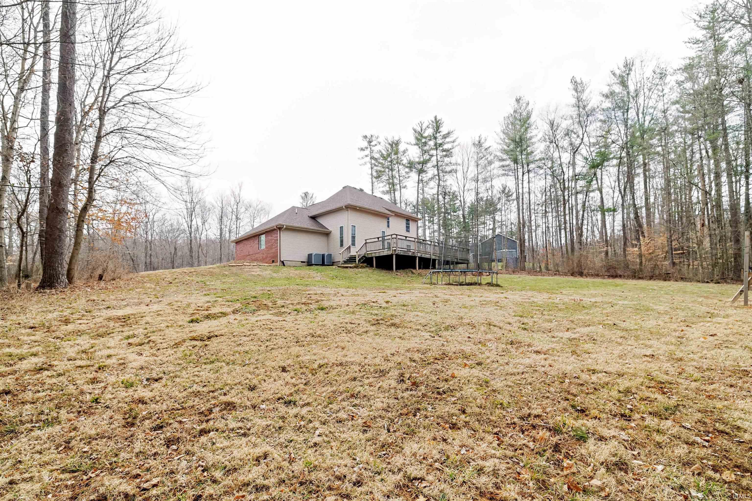 126 White's Pointe