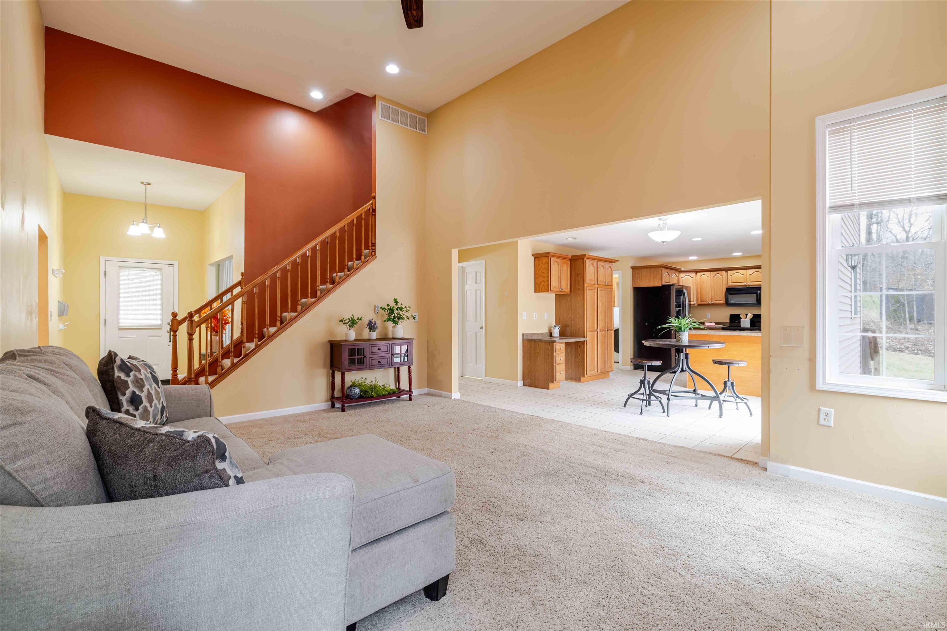 126 White's Pointe