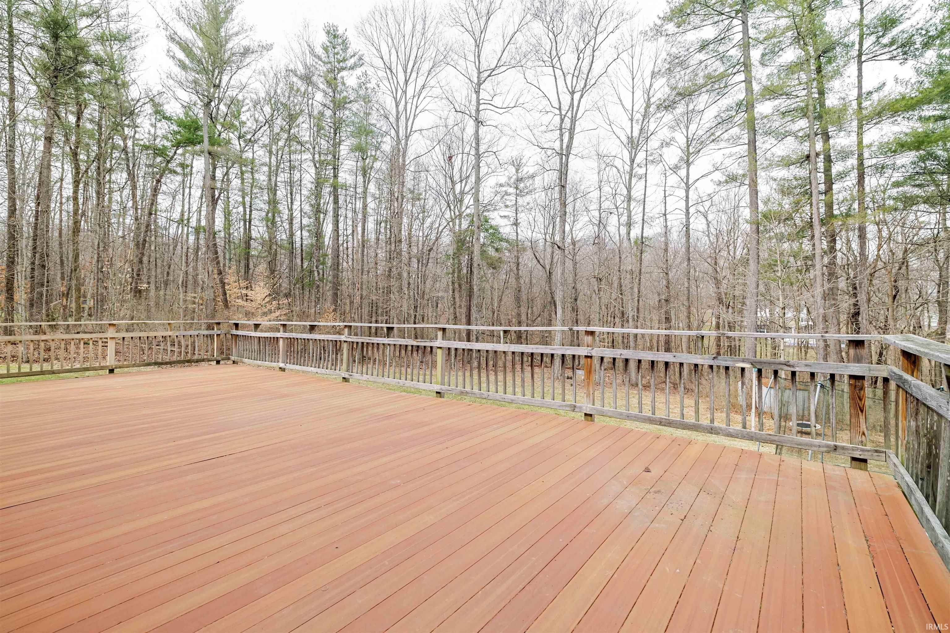 126 White's Pointe