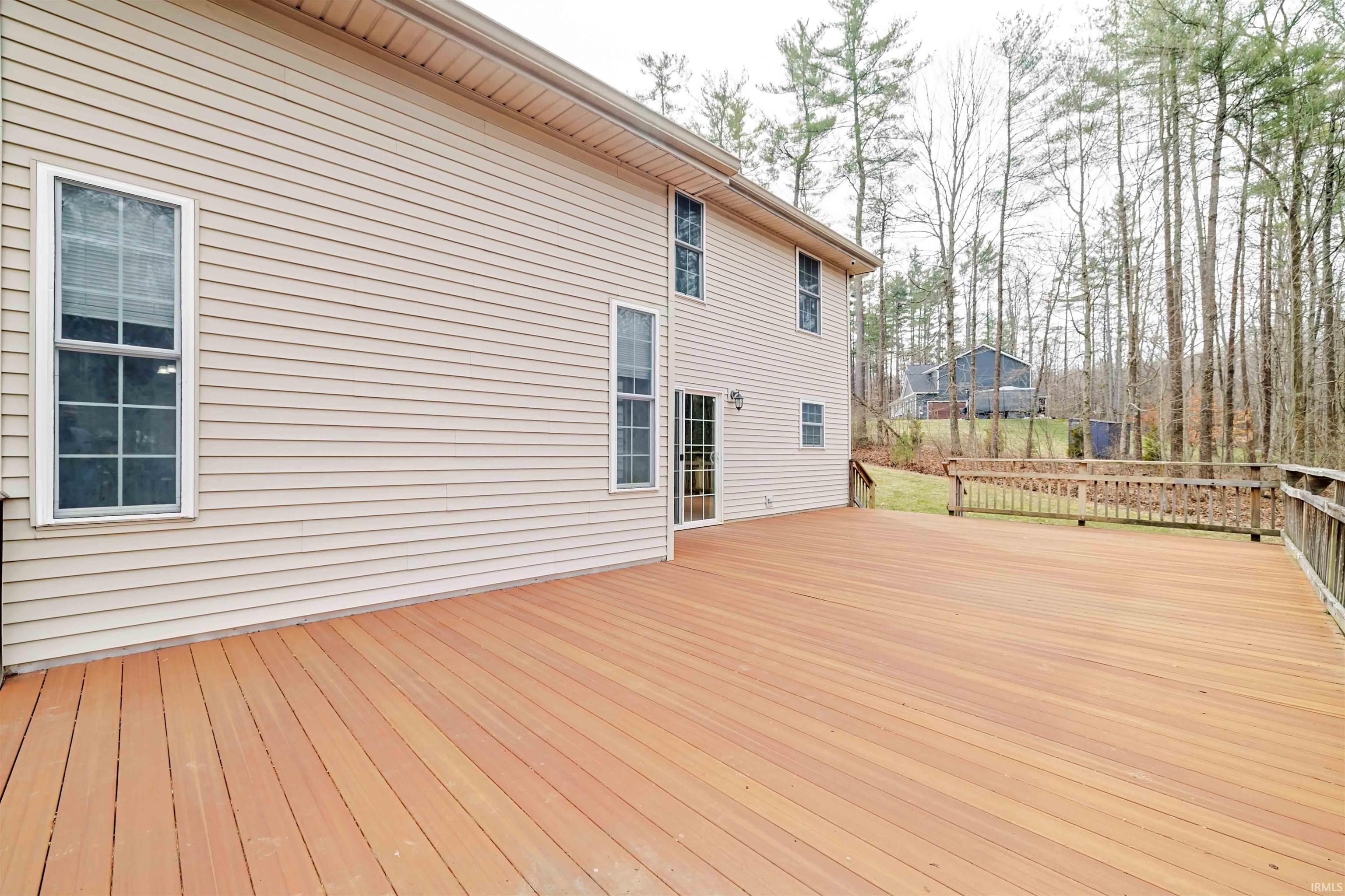 126 White's Pointe