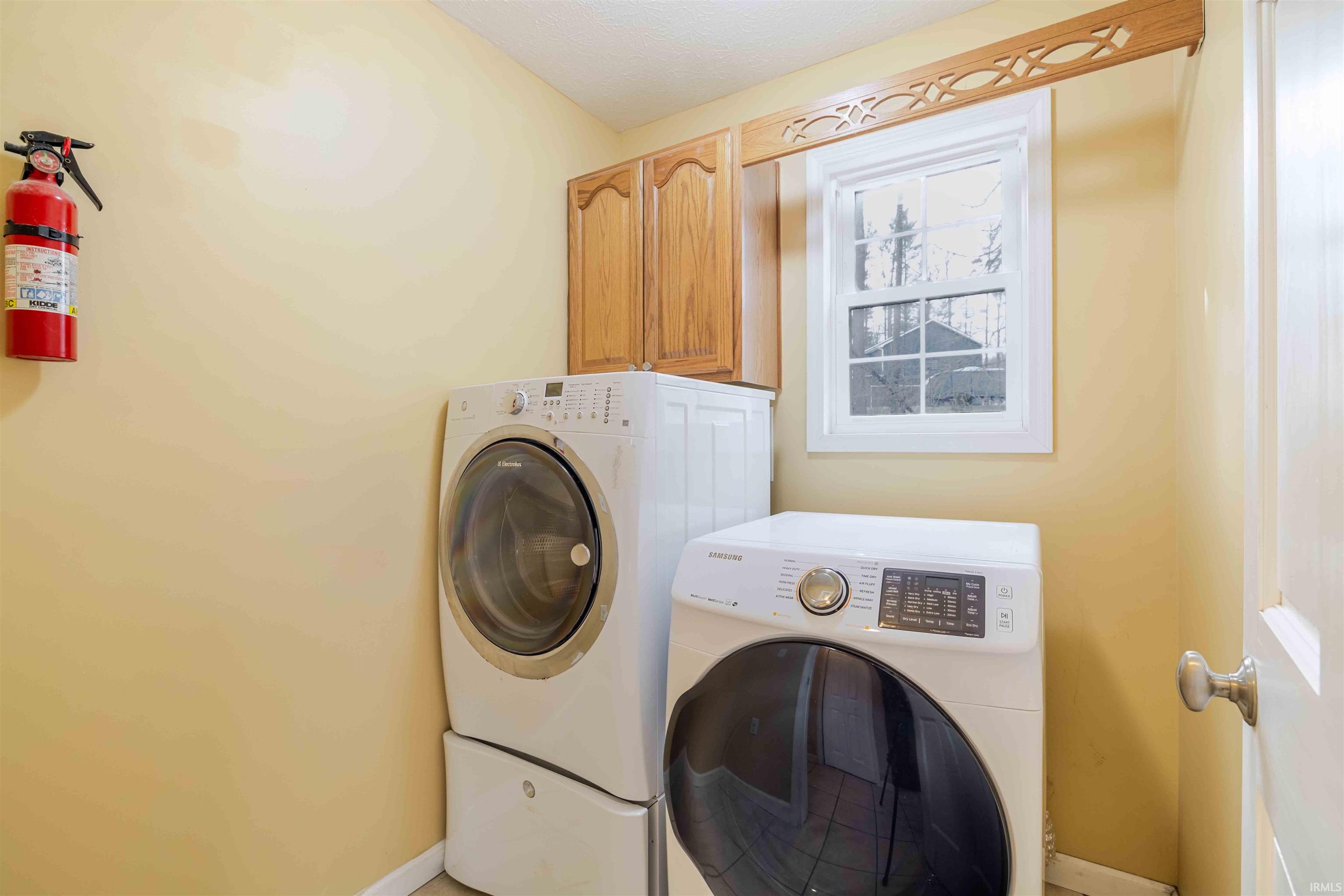 126 White's Pointe