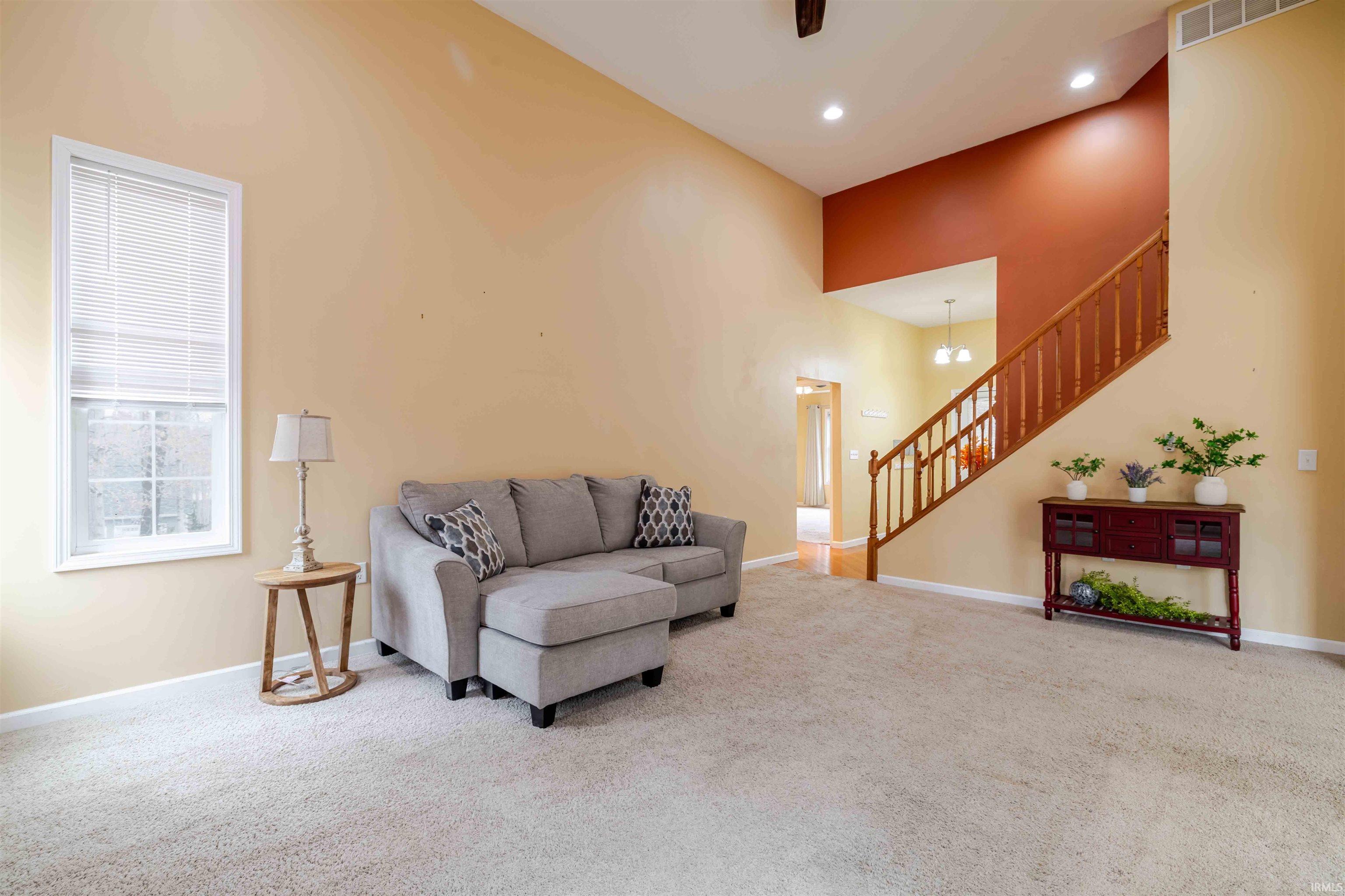 126 White's Pointe