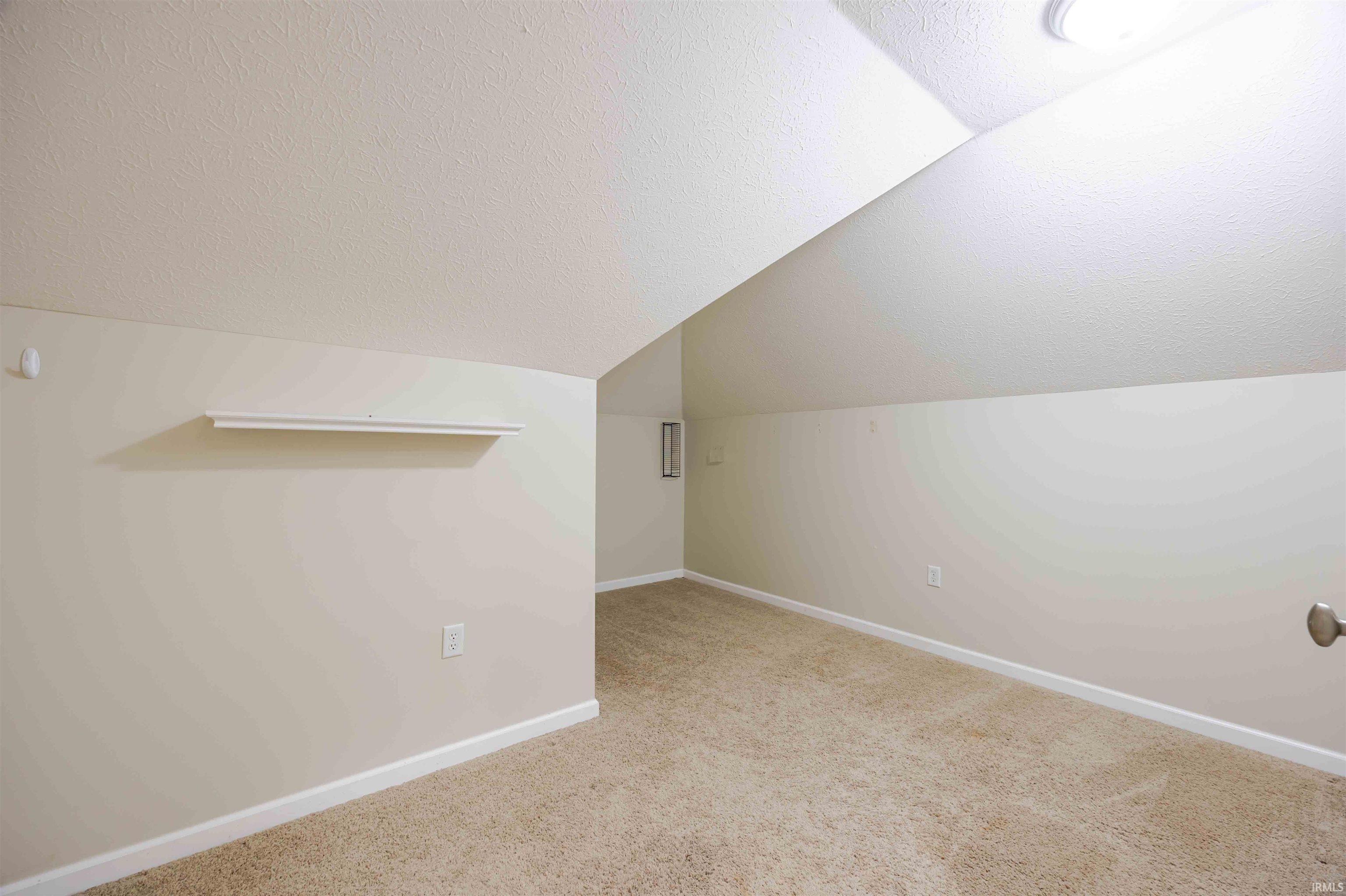 126 White's Pointe