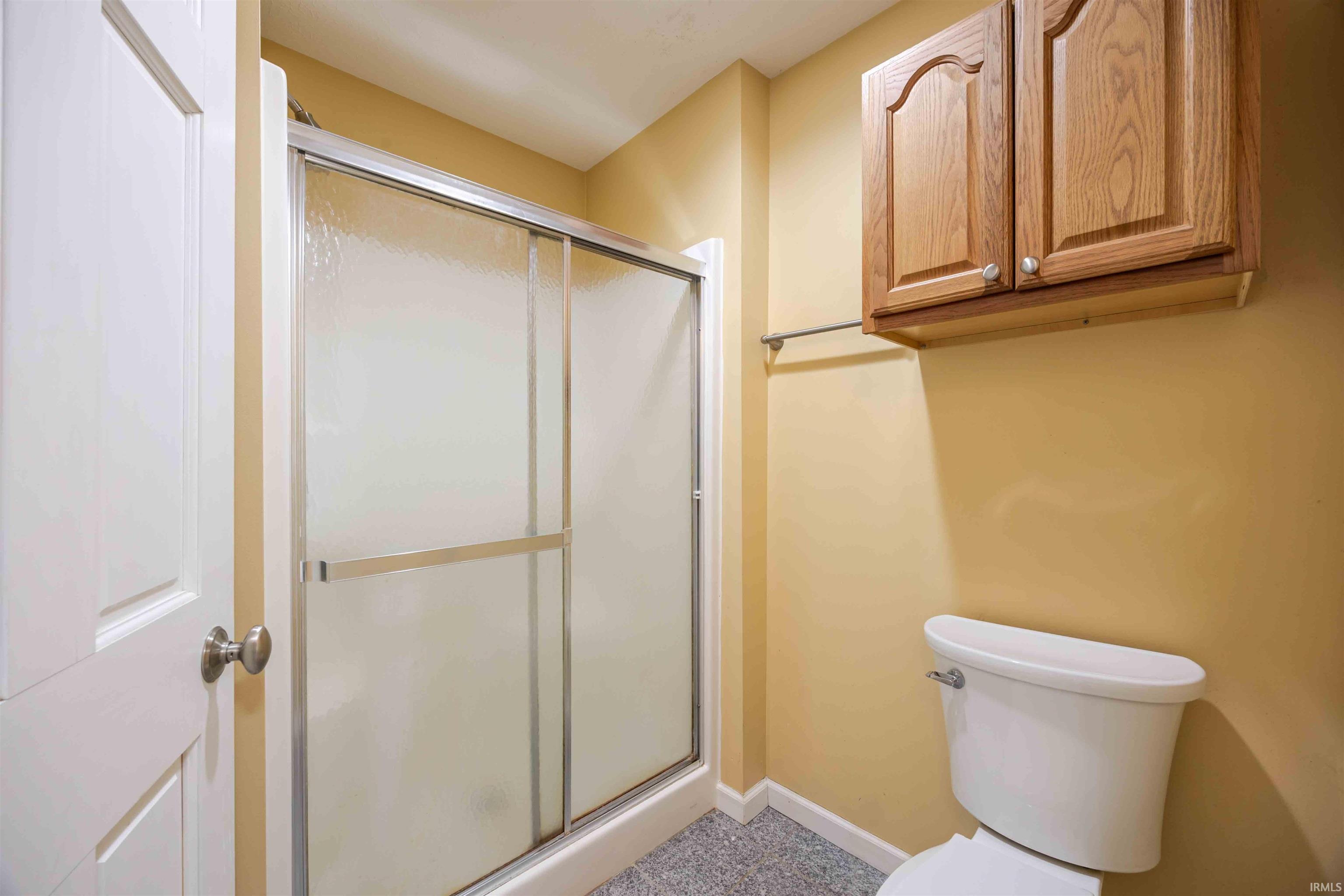 126 White's Pointe