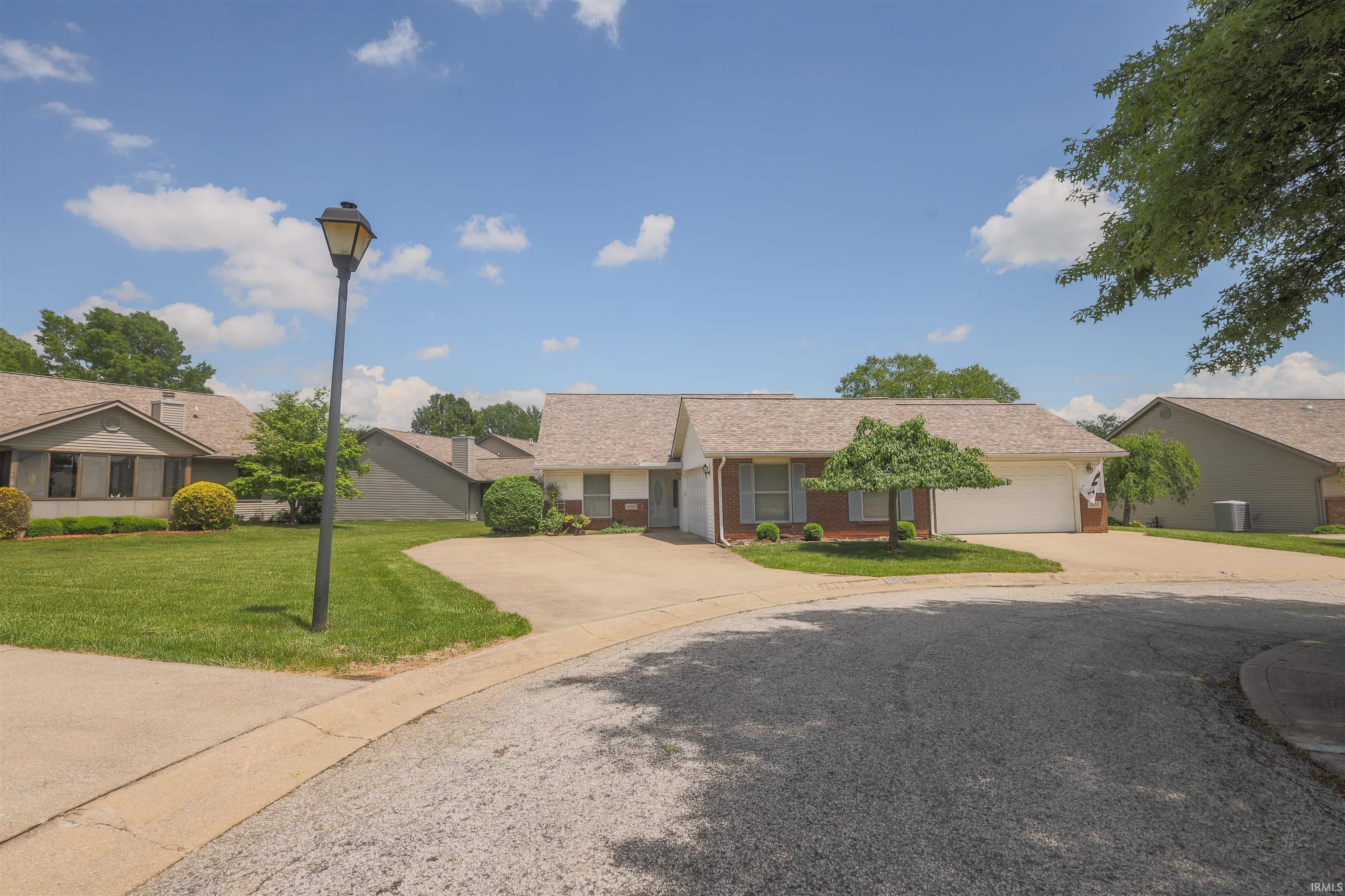 1005 E Sherbrooke Drive