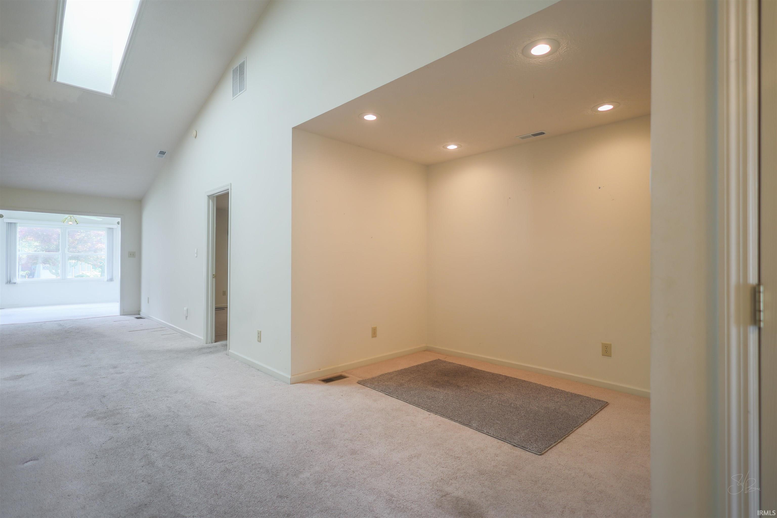 1005 E Sherbrooke Drive
