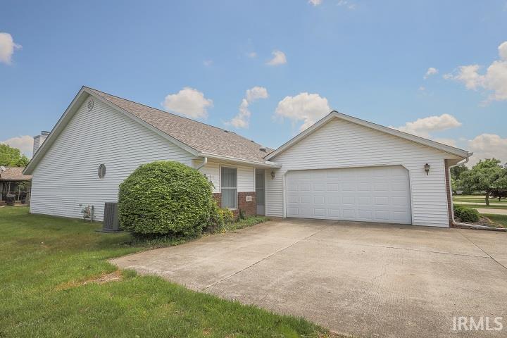 1005 E Sherbrooke Drive
