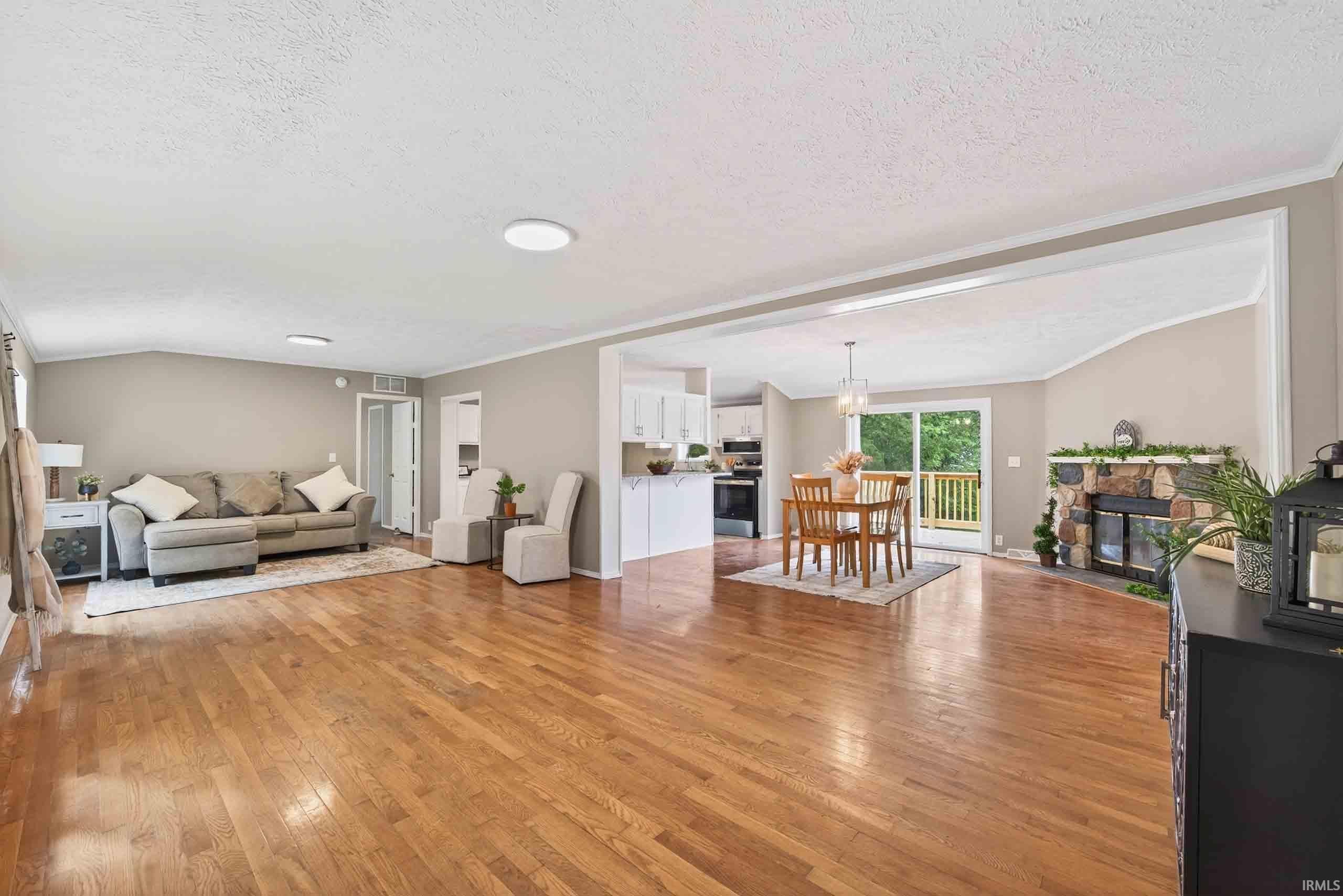 1381 Stevens Lane