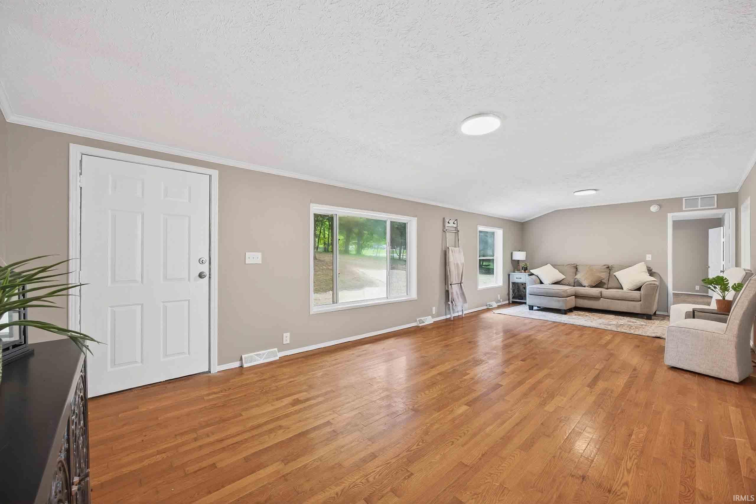 1381 Stevens Lane