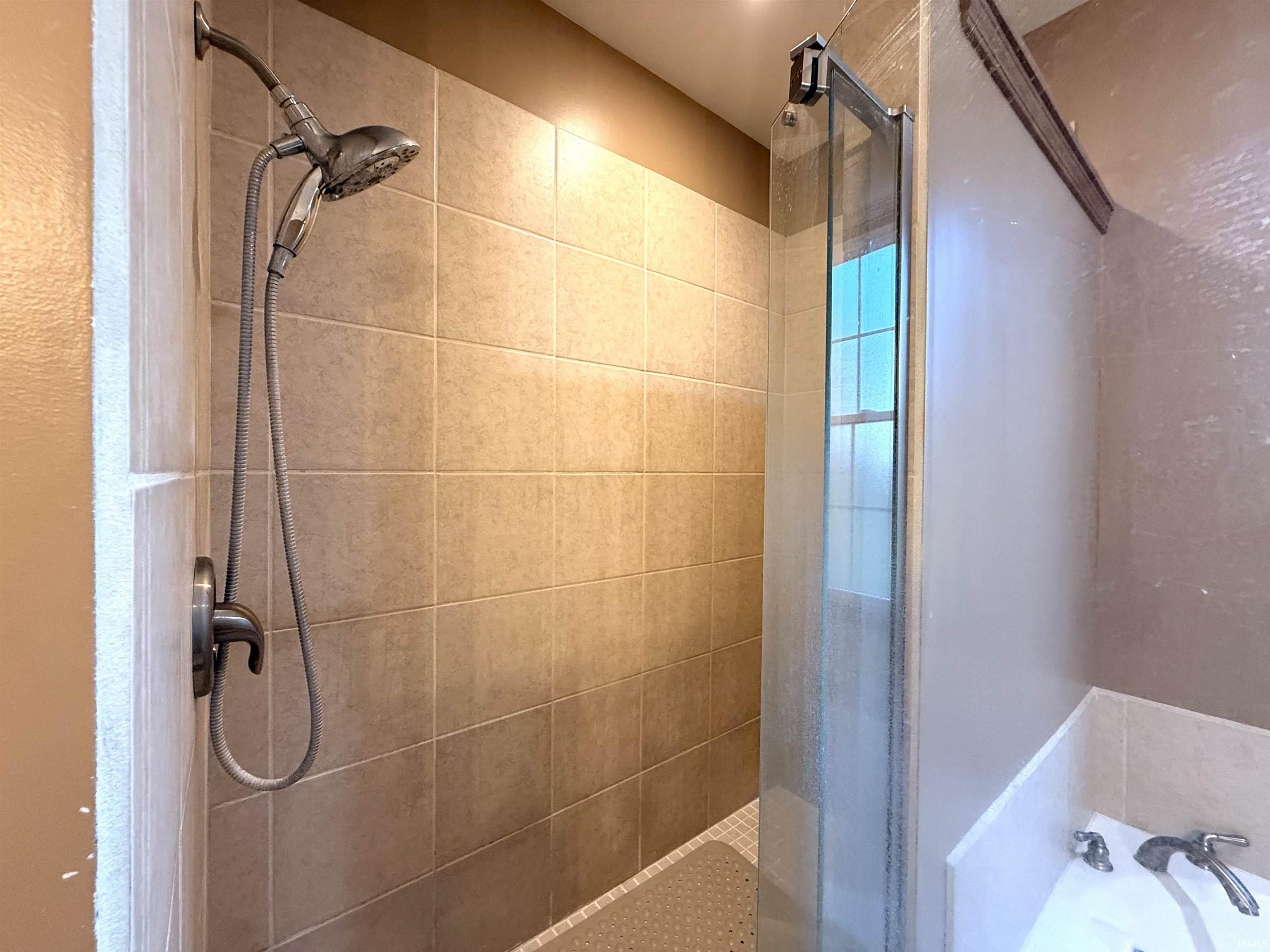 810 Glen Meadows Parkway