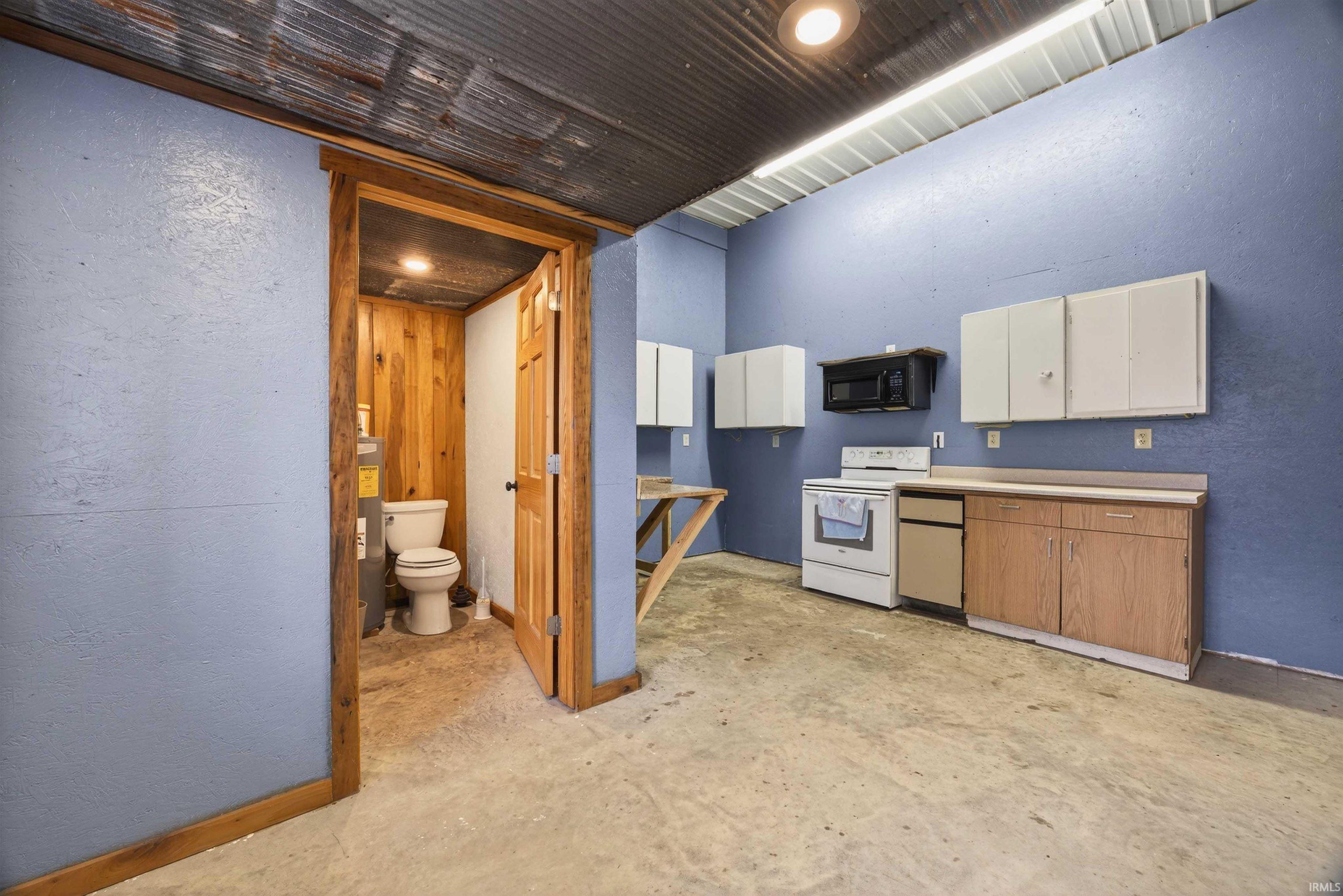 835 E Powerline Road