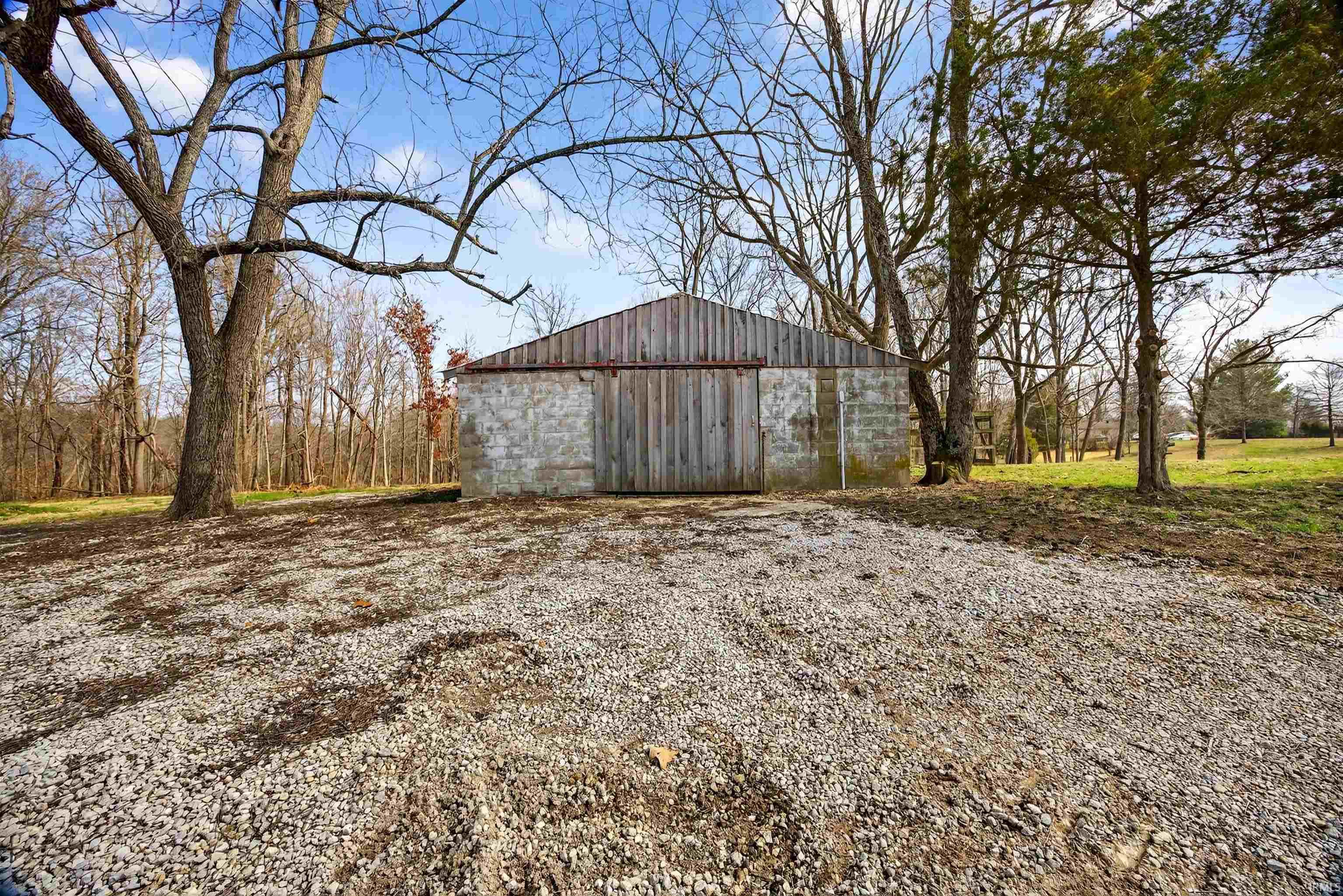 835 E Powerline Road