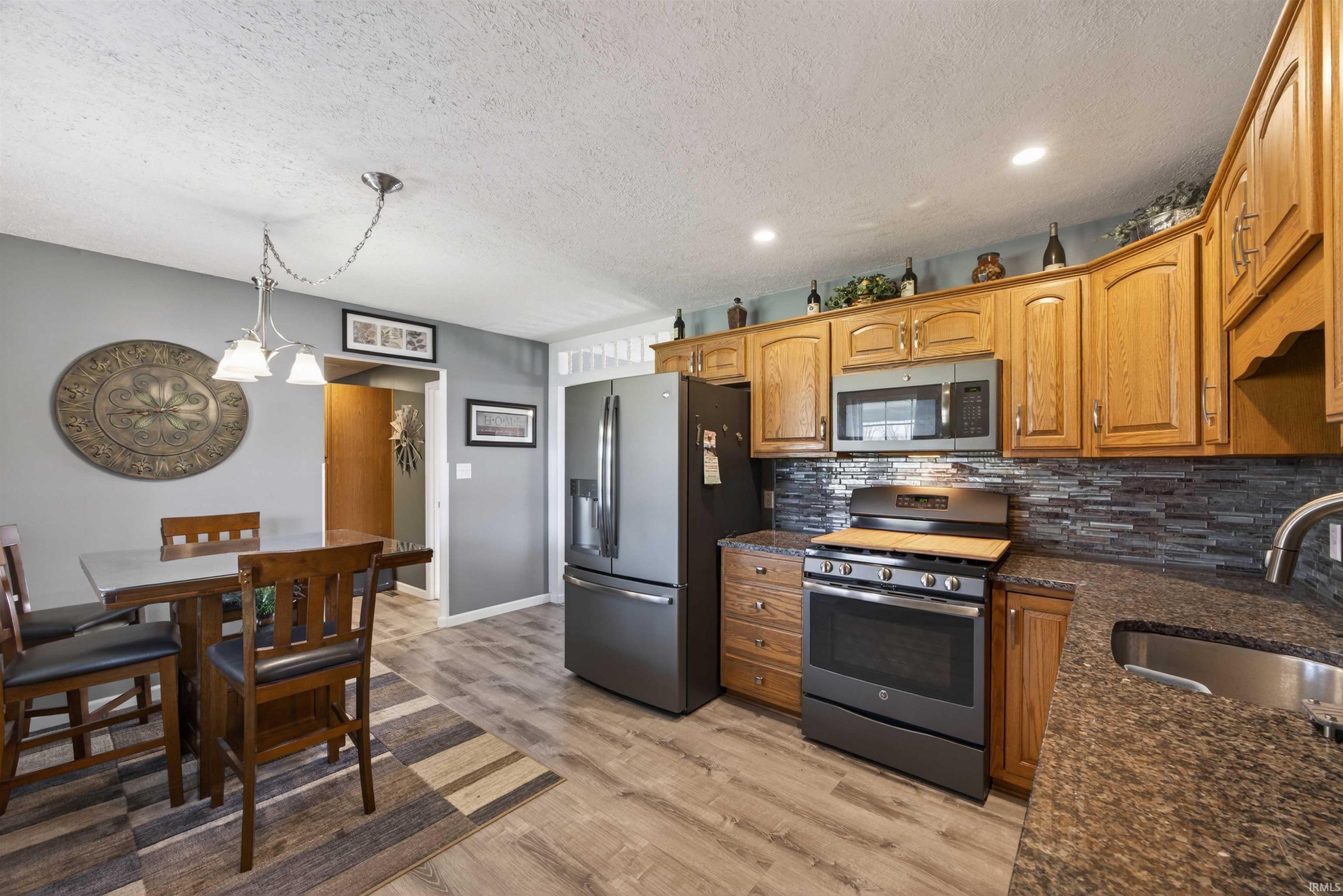 302 S 6th Street