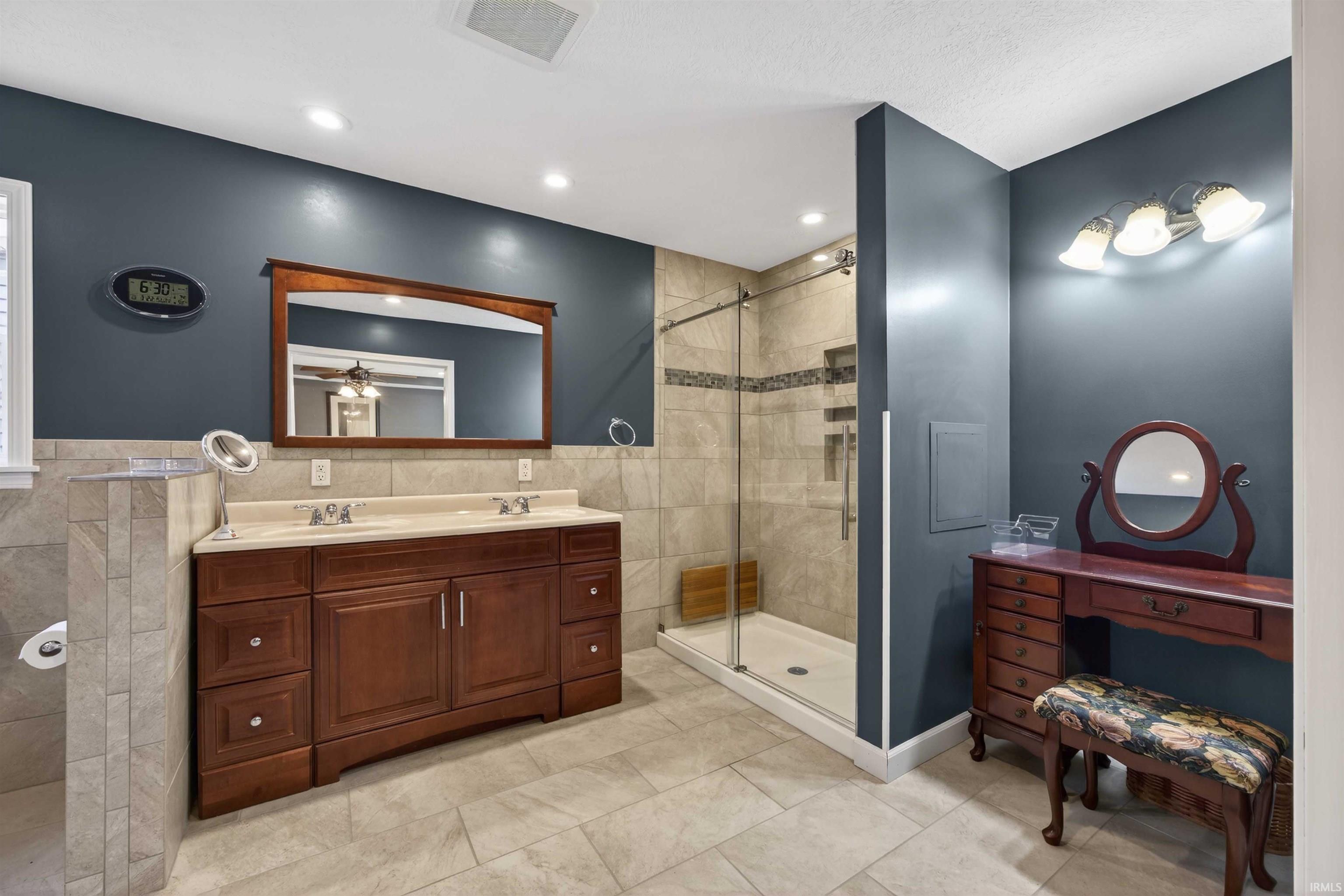 302 S 6th Street